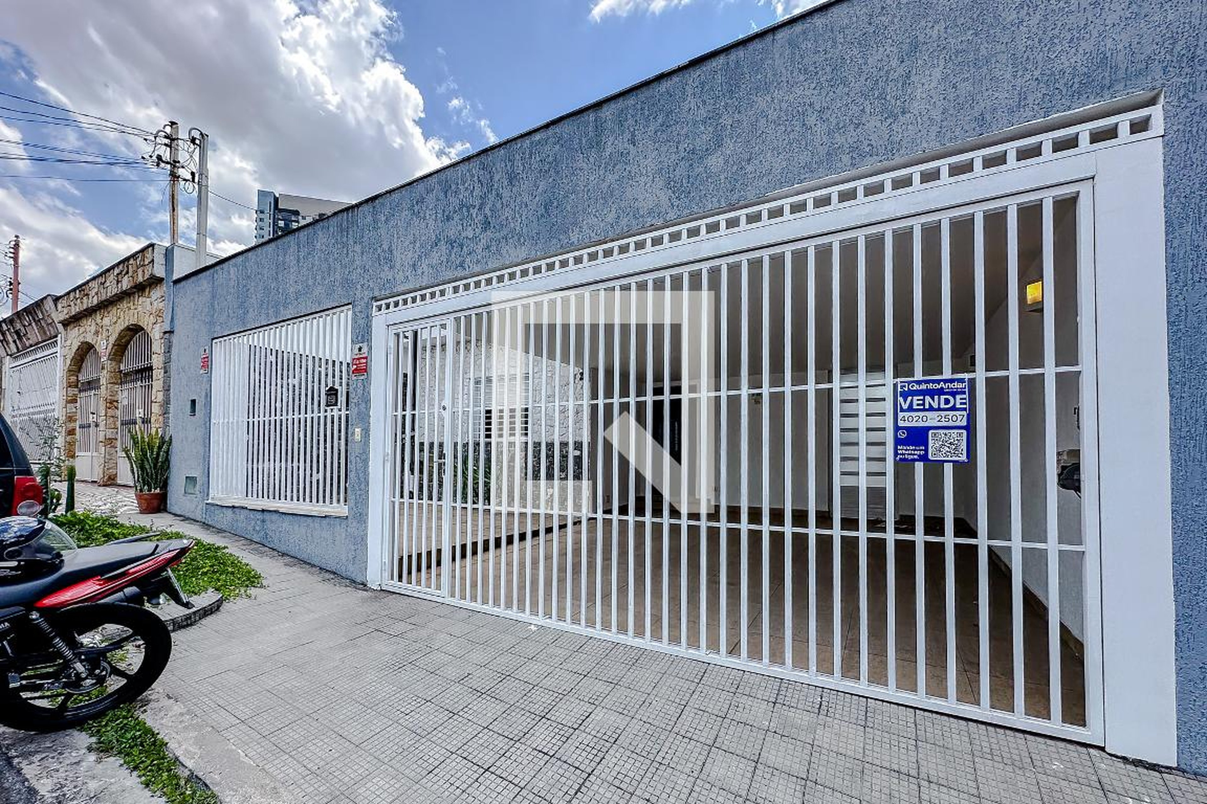 Fachada Condomínio em Rua Professor Adalgiso Pereira, 42 - Vila Dom Pedro I, São Paulo - Sp, Brasil, 42