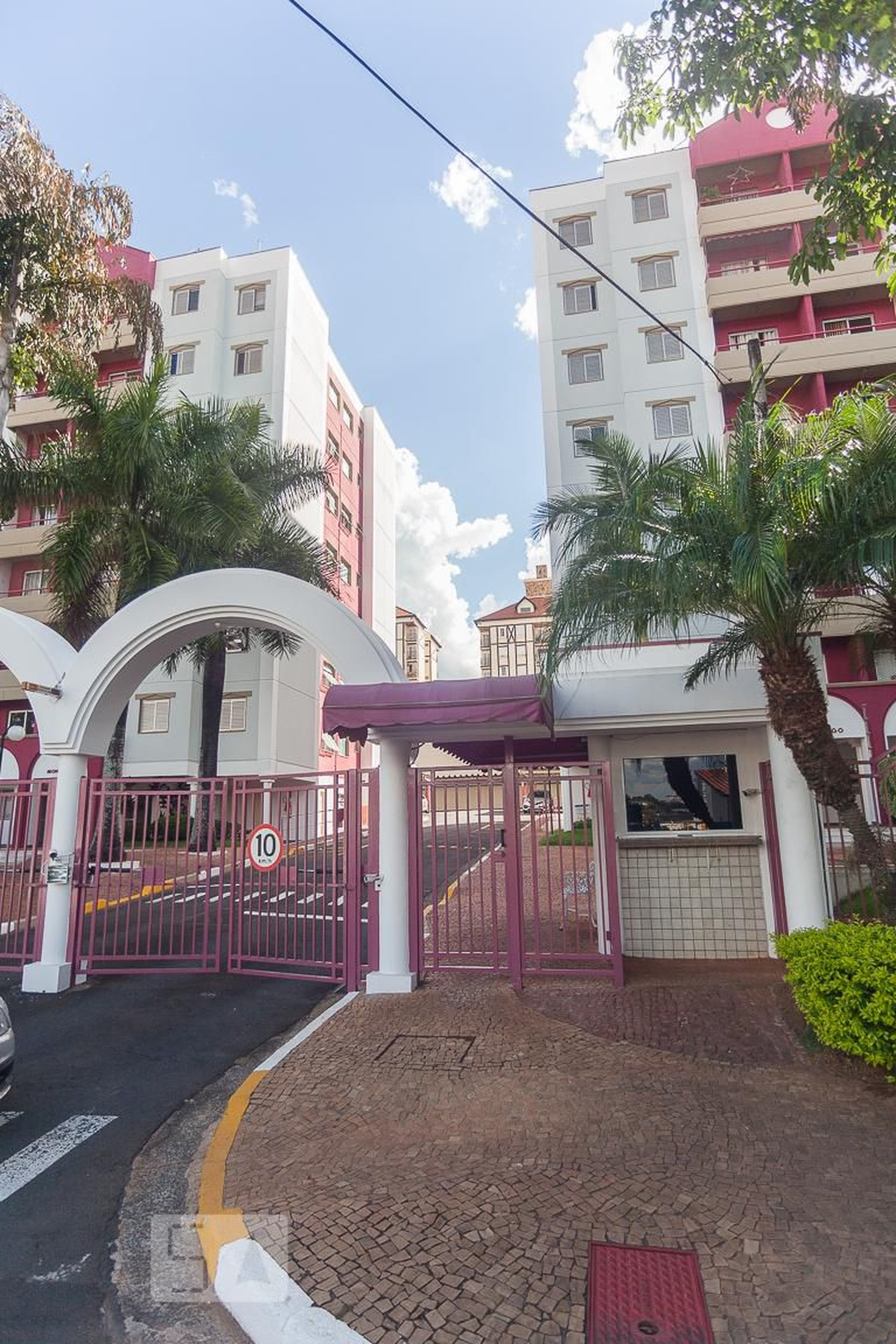 Fachada do prédio Condomínio Genebra