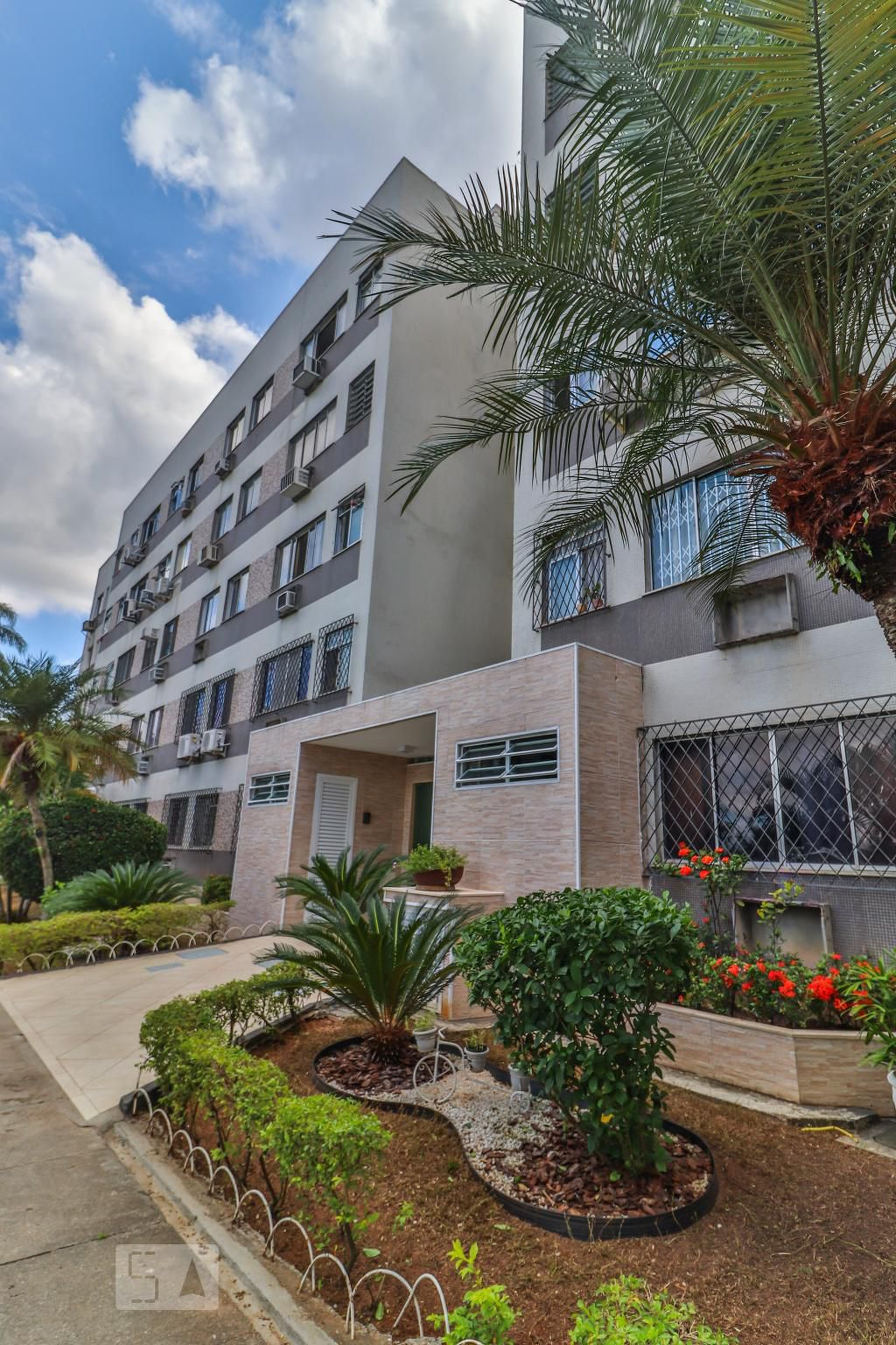 Fachada Condomínio em Rua Ana Cristina Cesar, 230