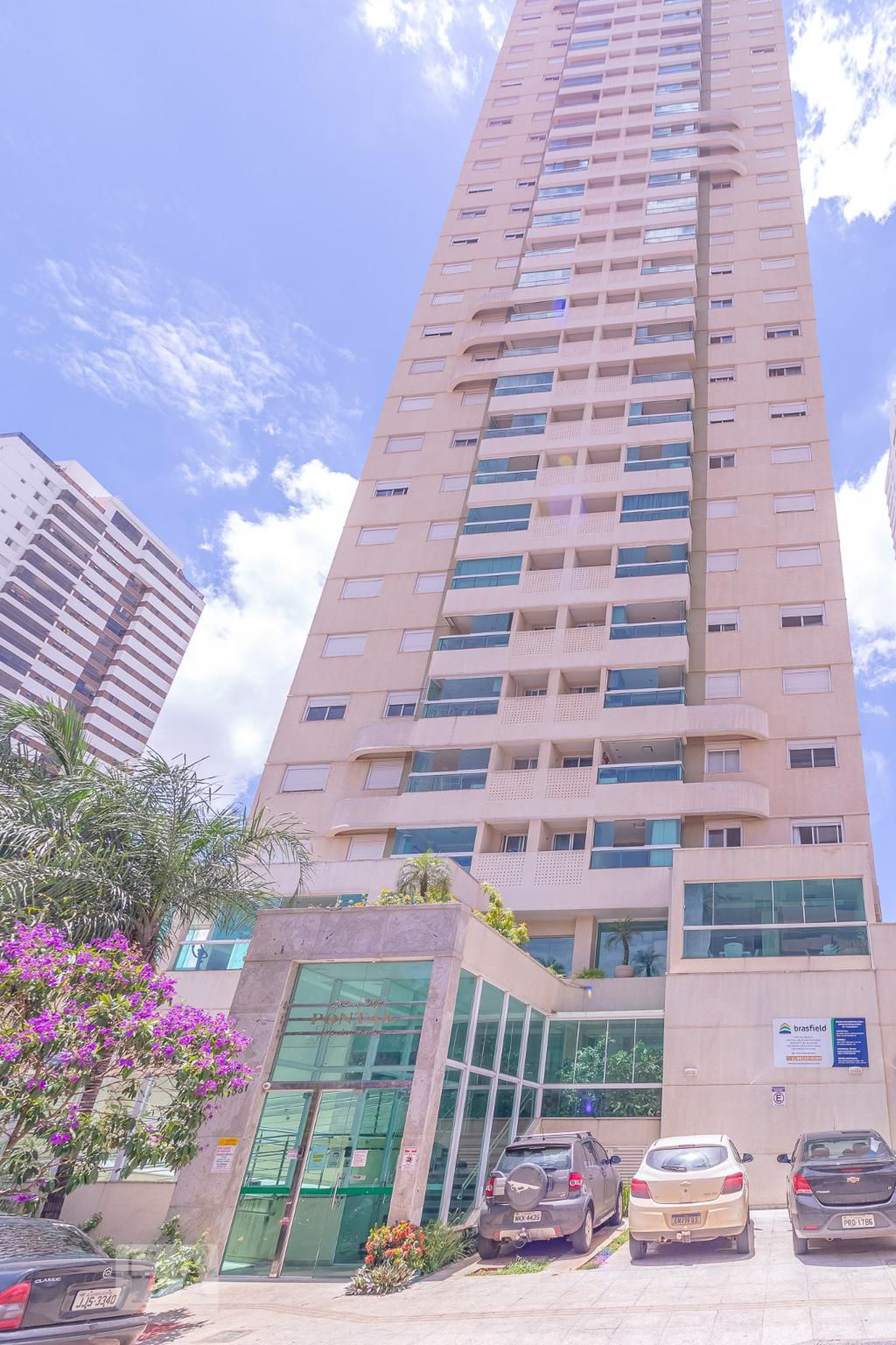 Fachada do Condomínio Condomínio Pontal Premium Bueno