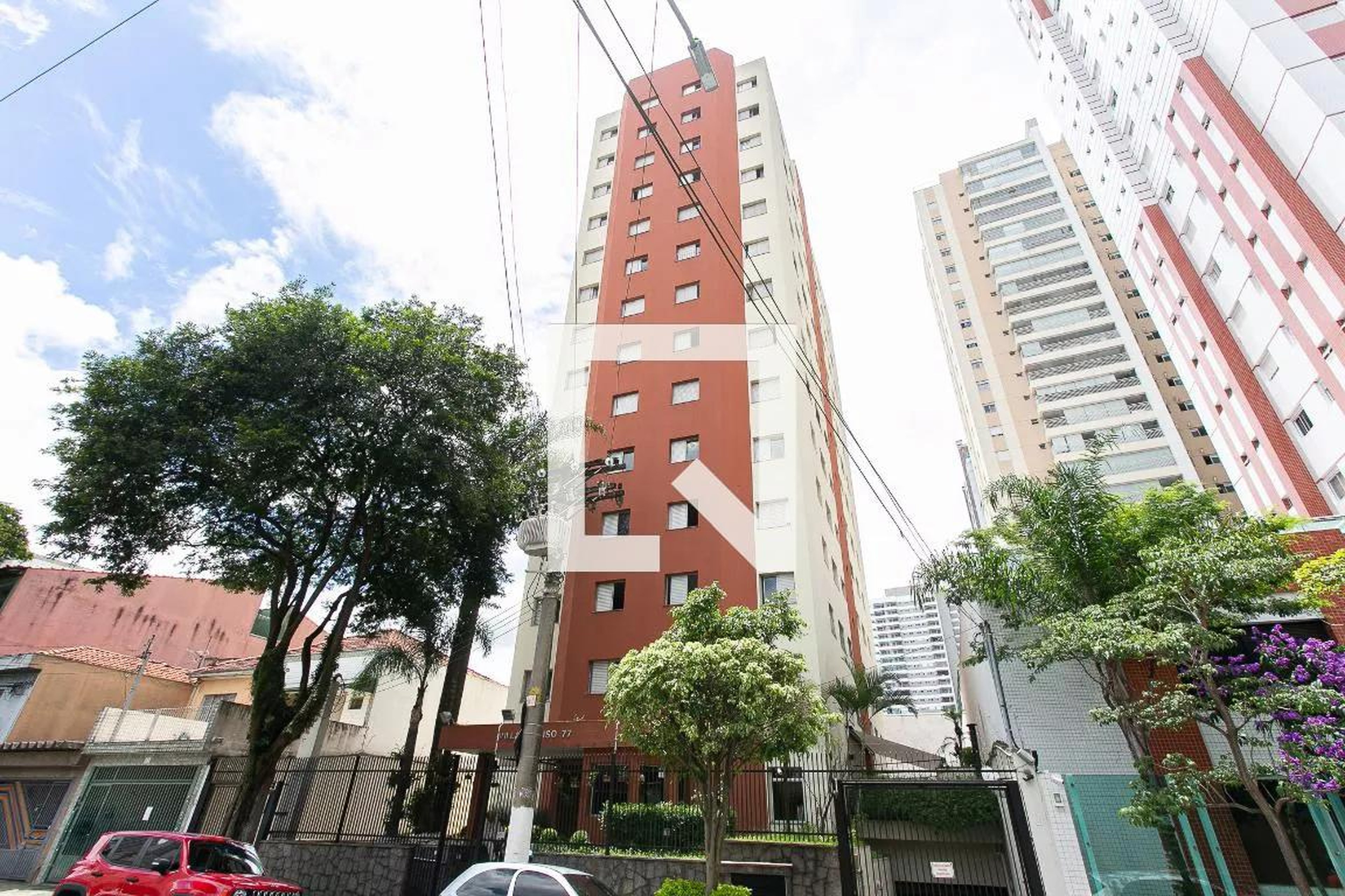 Fachada do Condomínio Condomínio Villa Treviso