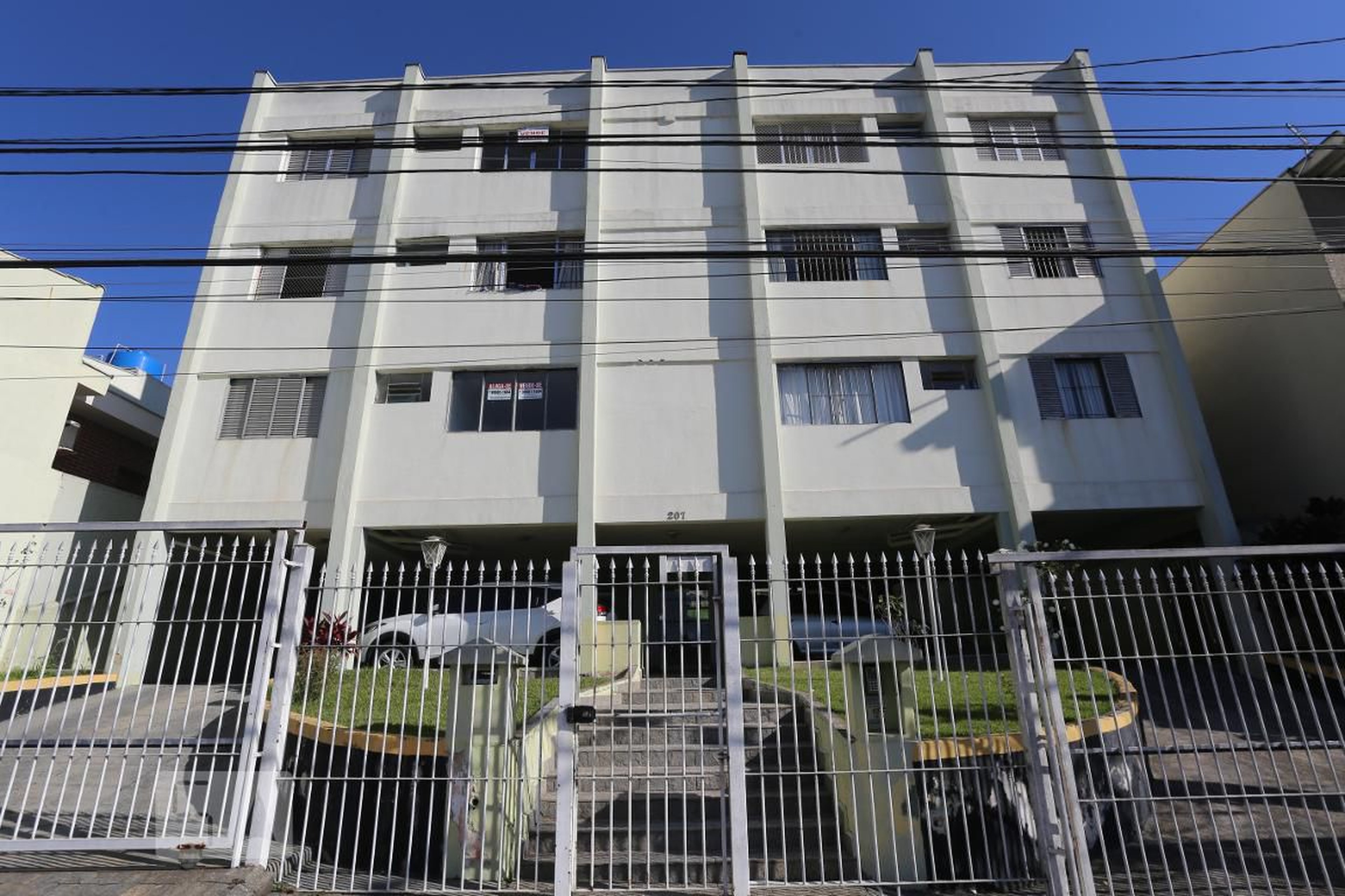 Fachada do Condomínio Edifício Padre Donizete