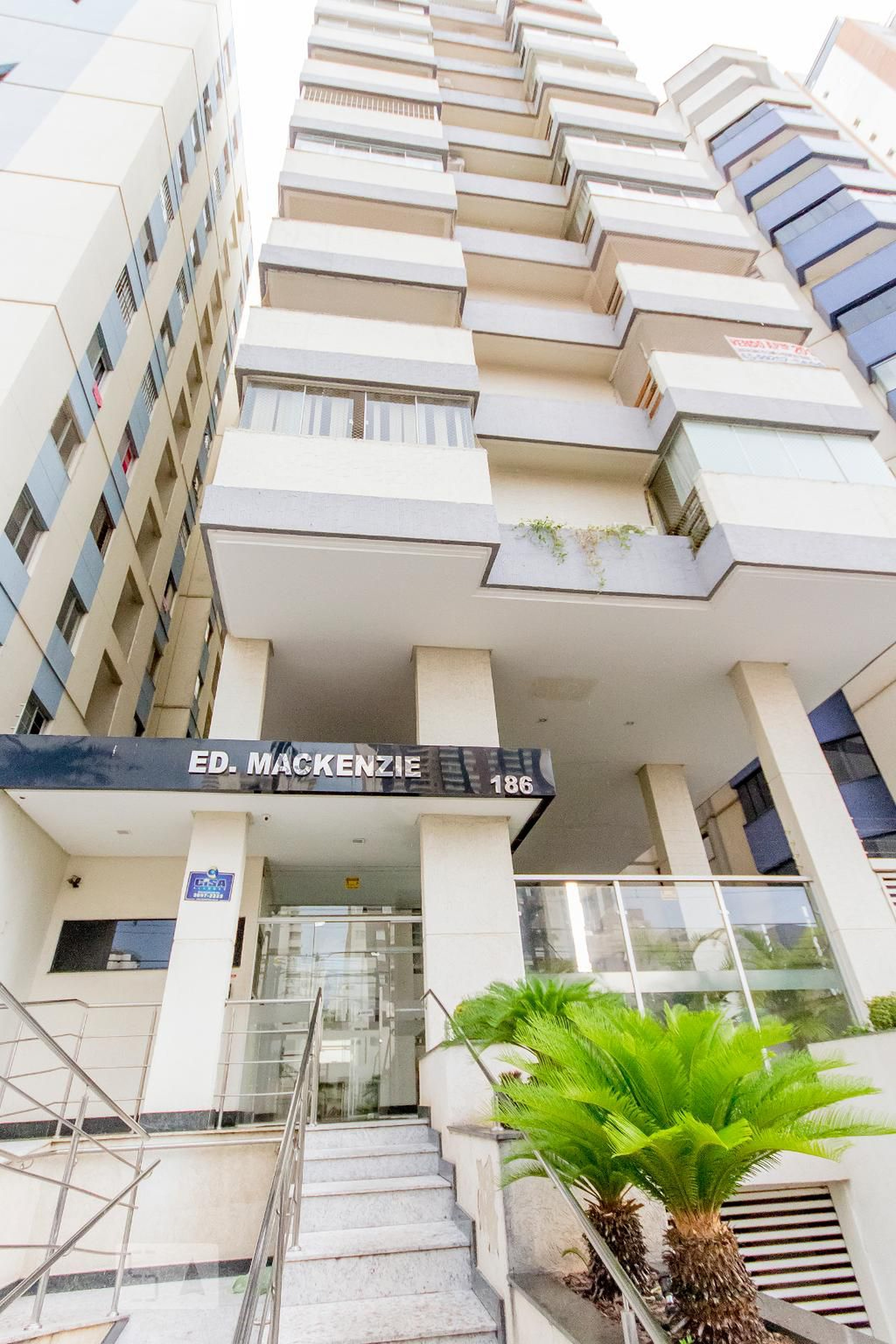 Fachada Condomínio em Rua 9, 186