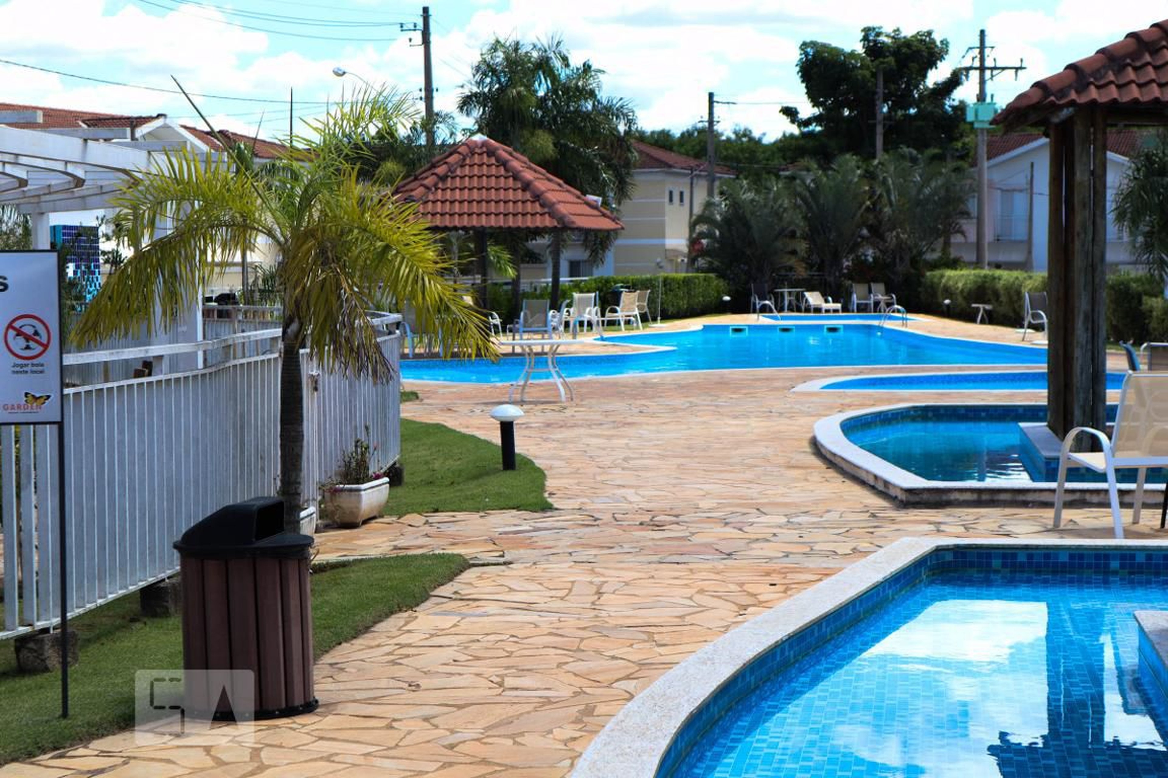 Piscina - Garden Resort