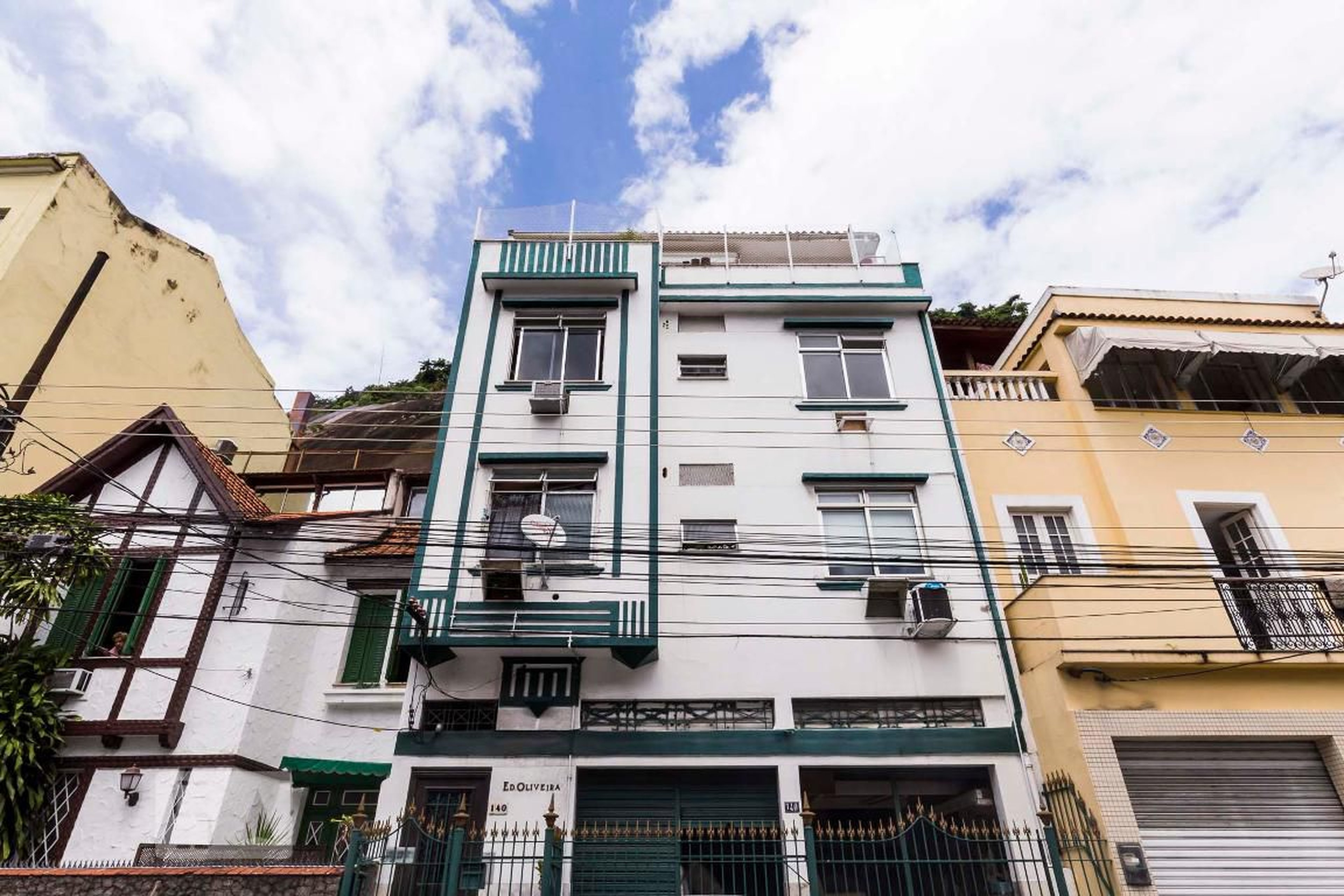 Fachada do Prédio Condomínio Oliveira