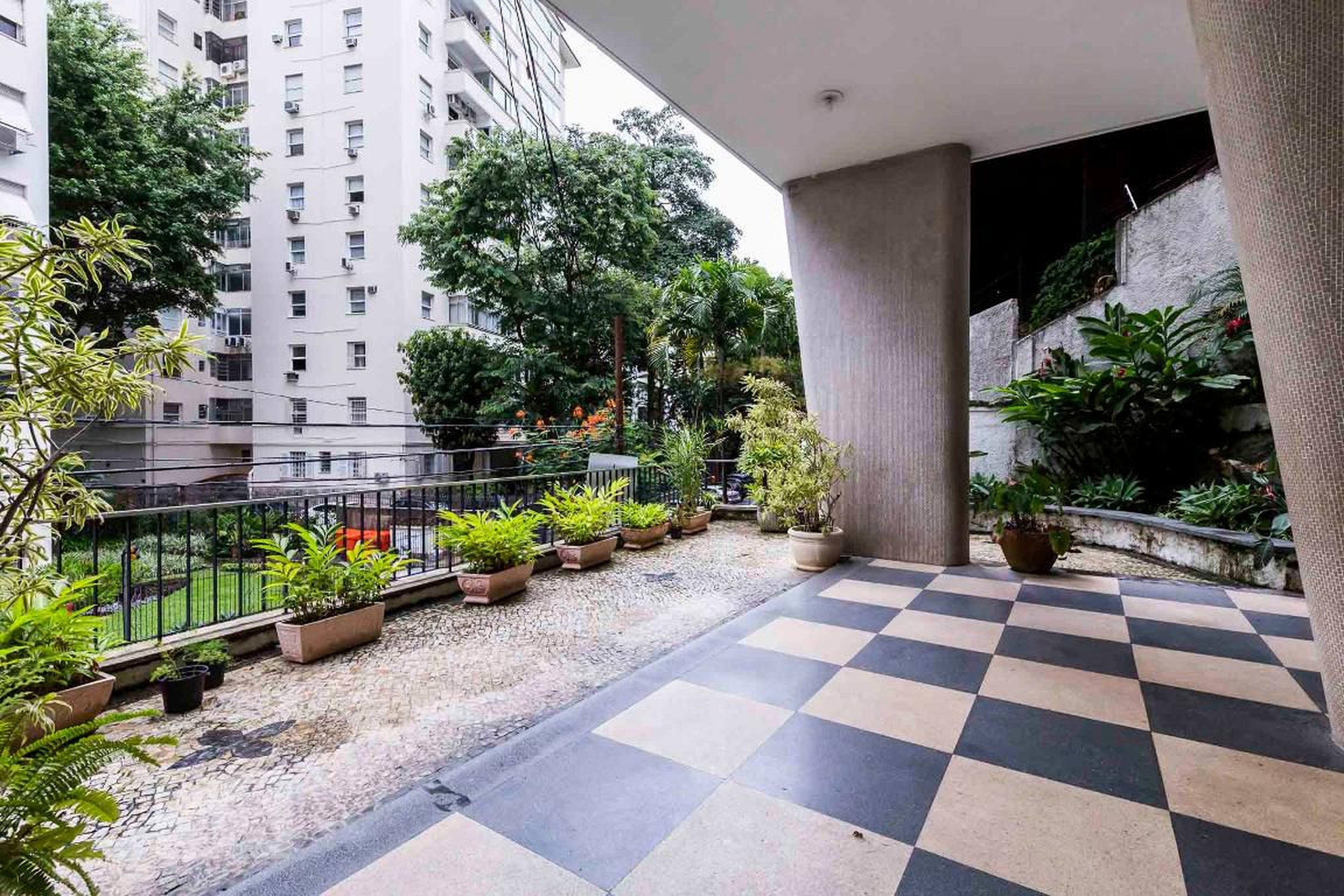 Entrada do Prédio - Frida