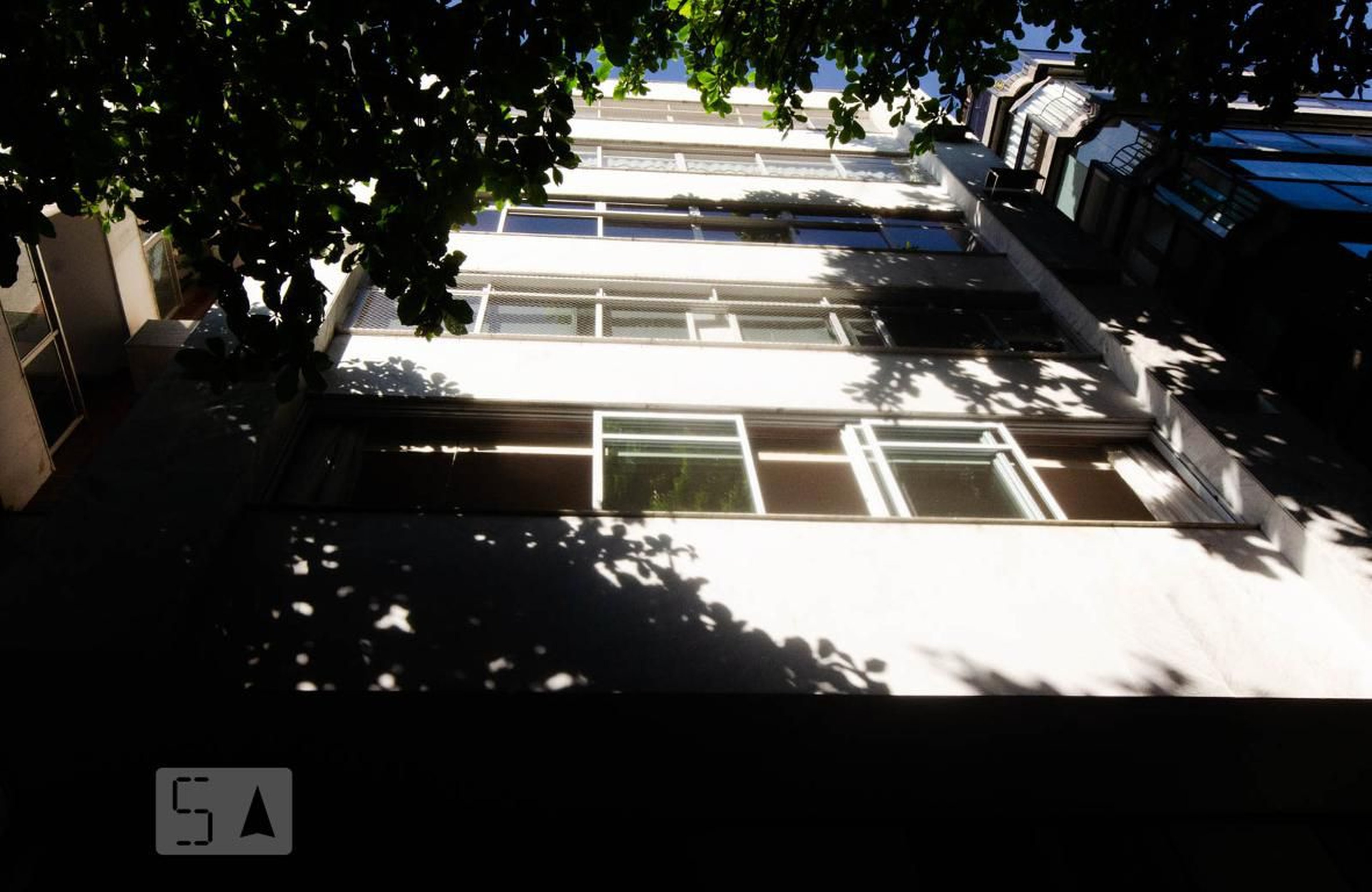 Fachada Condomínio em Rua José Linhares, 40