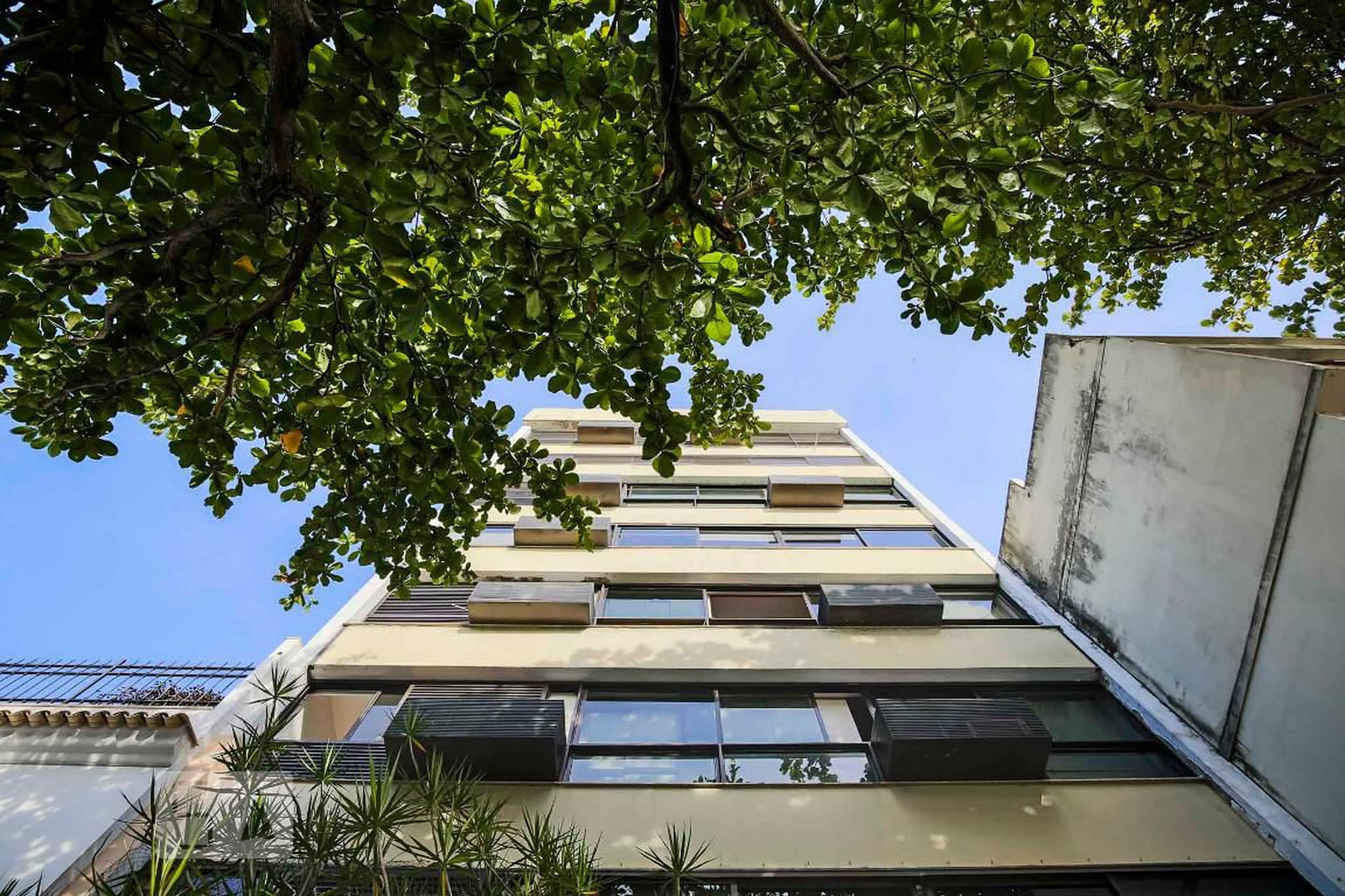 Fachada do Prédio Condomínio em Avenida João Luiz Alves, 236