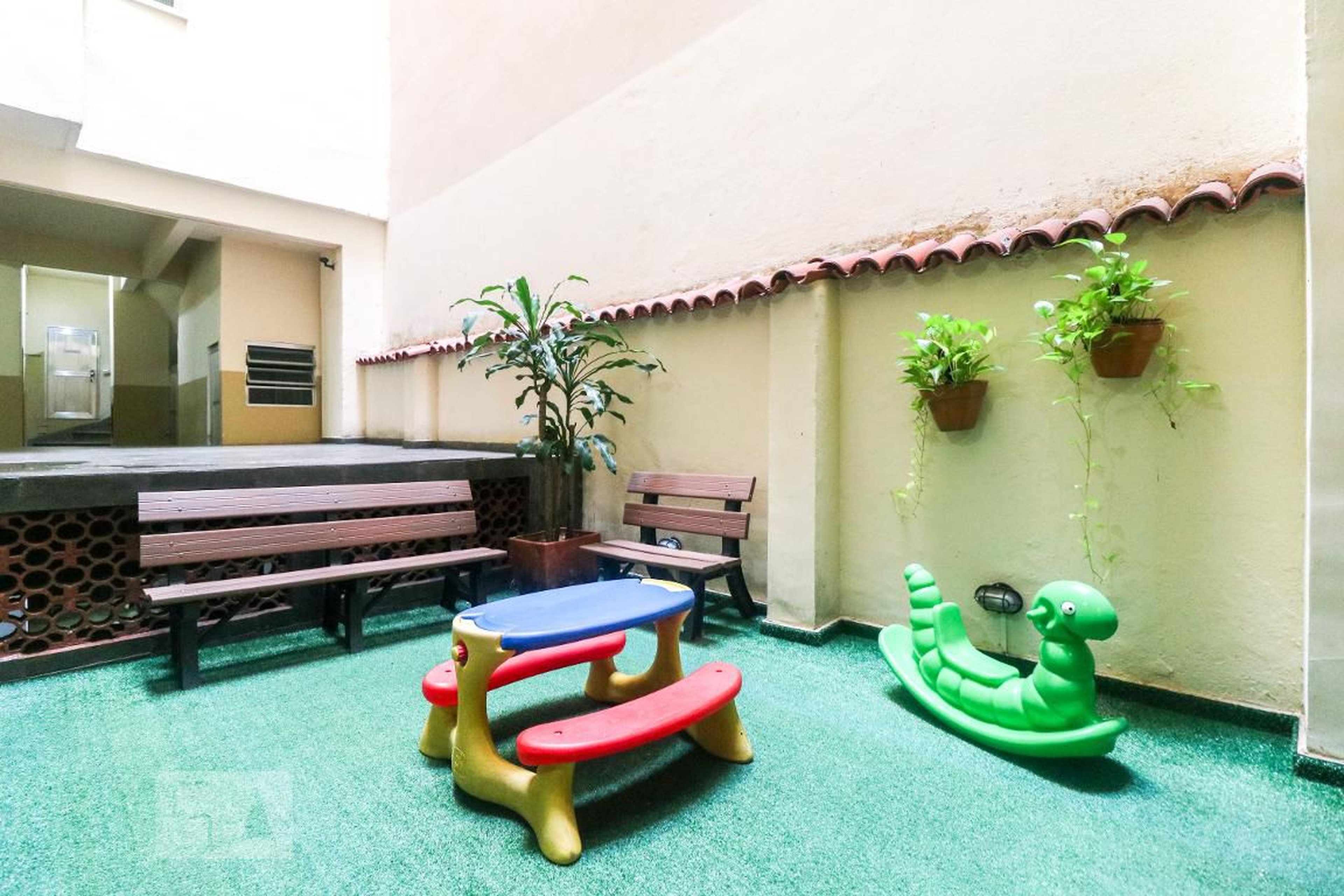 Playground - Edfícil Jocan