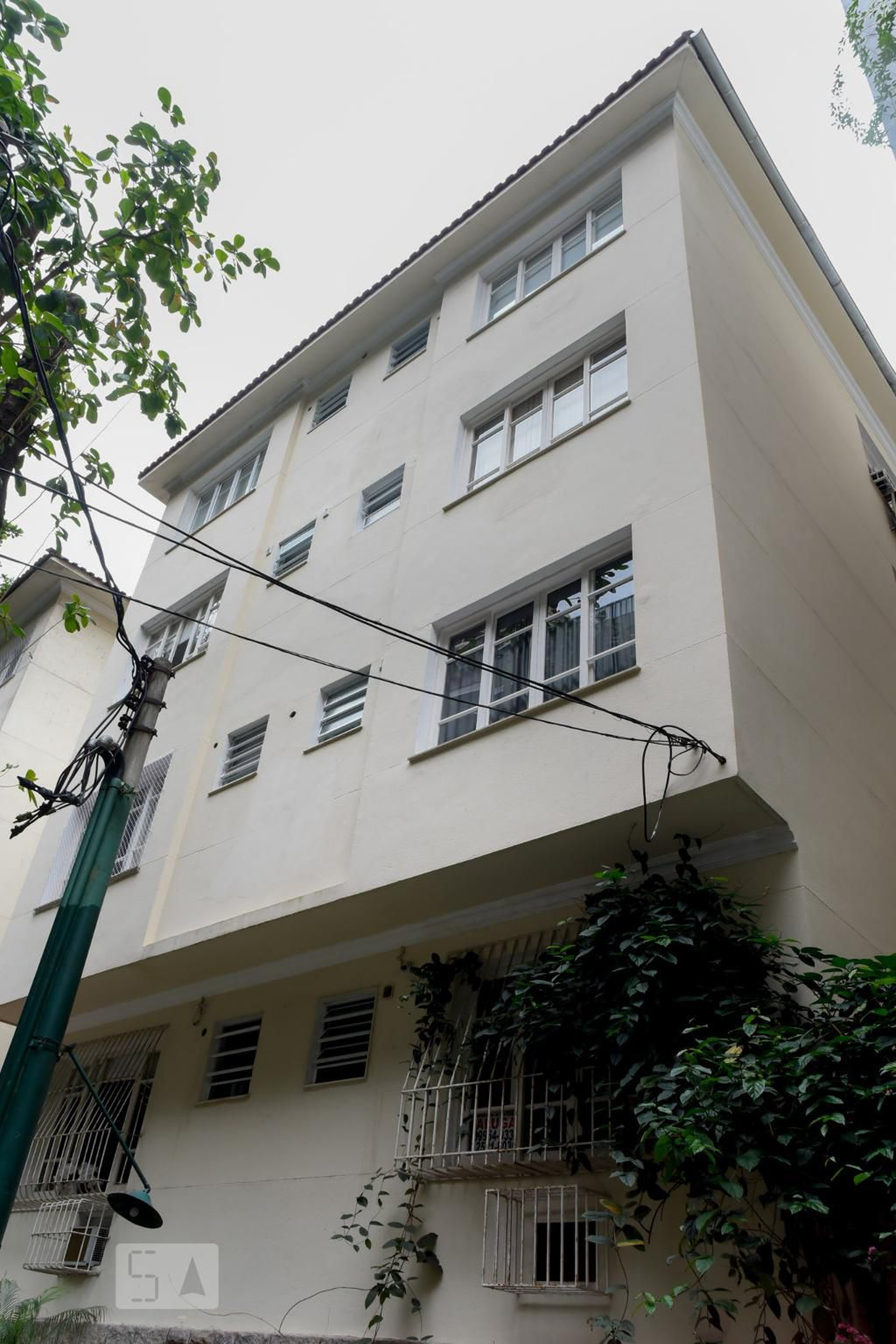 Fachada Condomínio em Rua Aperana, 63