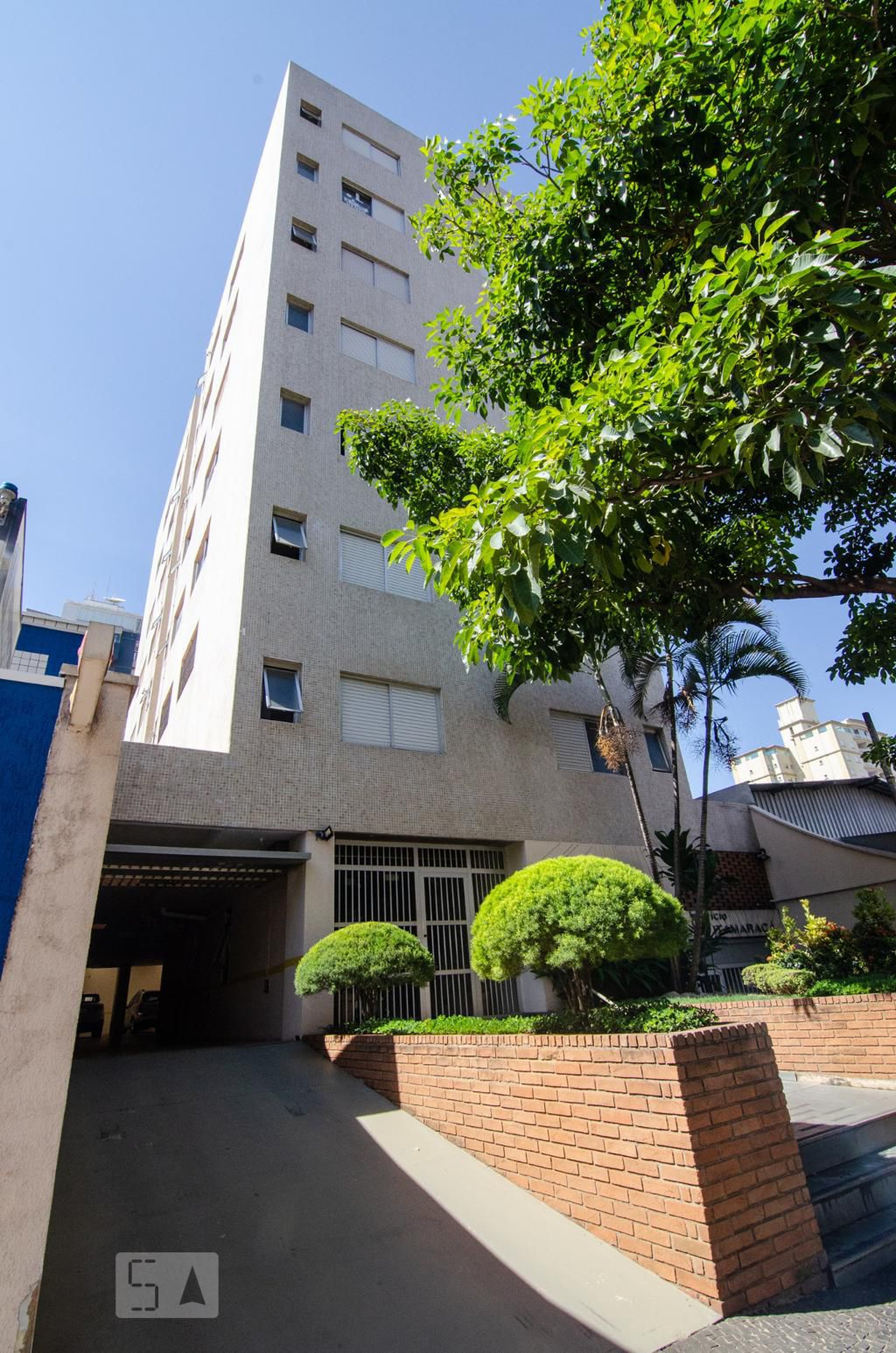 Fachada do prédio Condomínio em Rua Tiradentes, 296