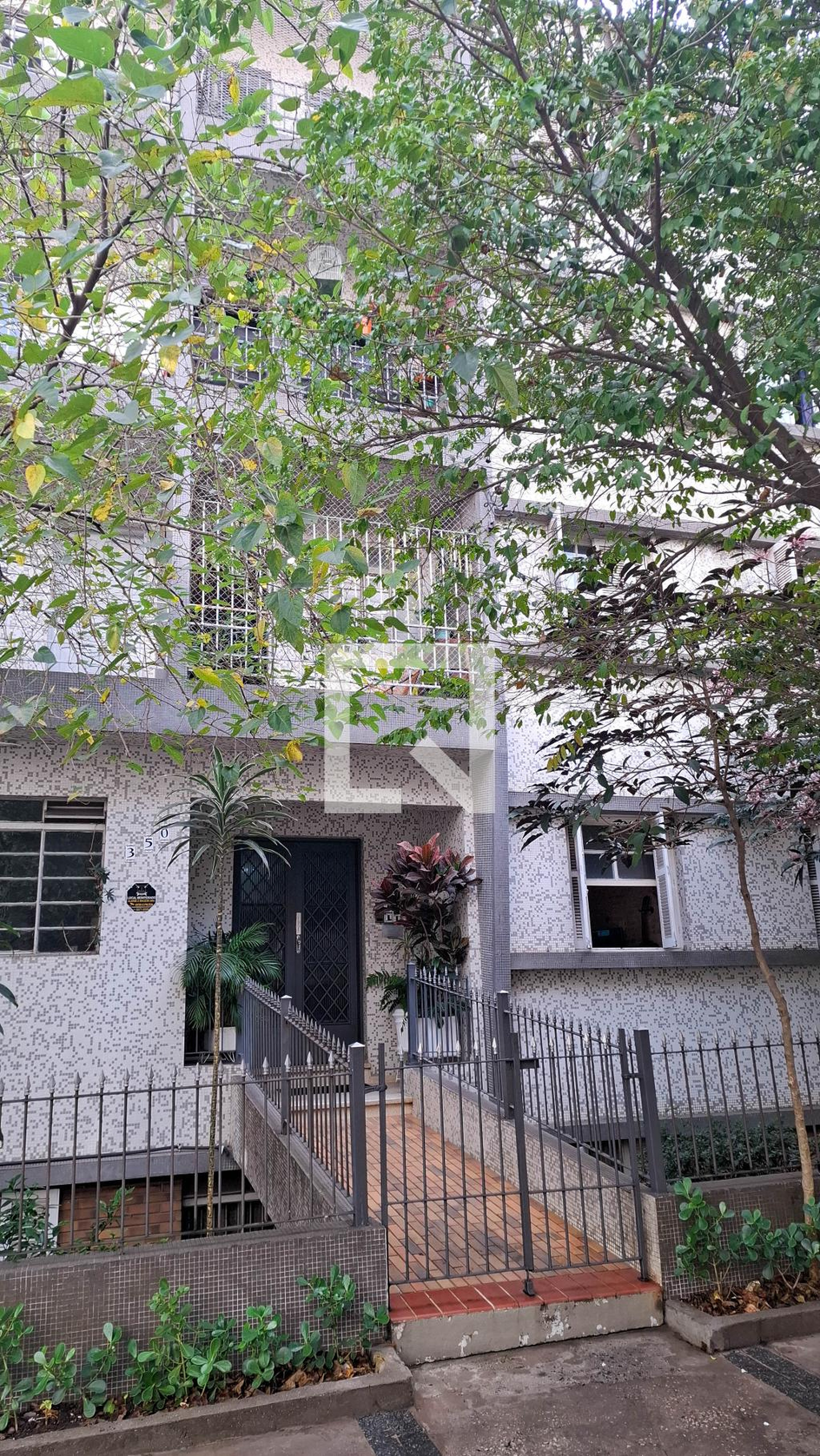 Fachada do Prédio Condomínio em Rua Capital Federal, 350