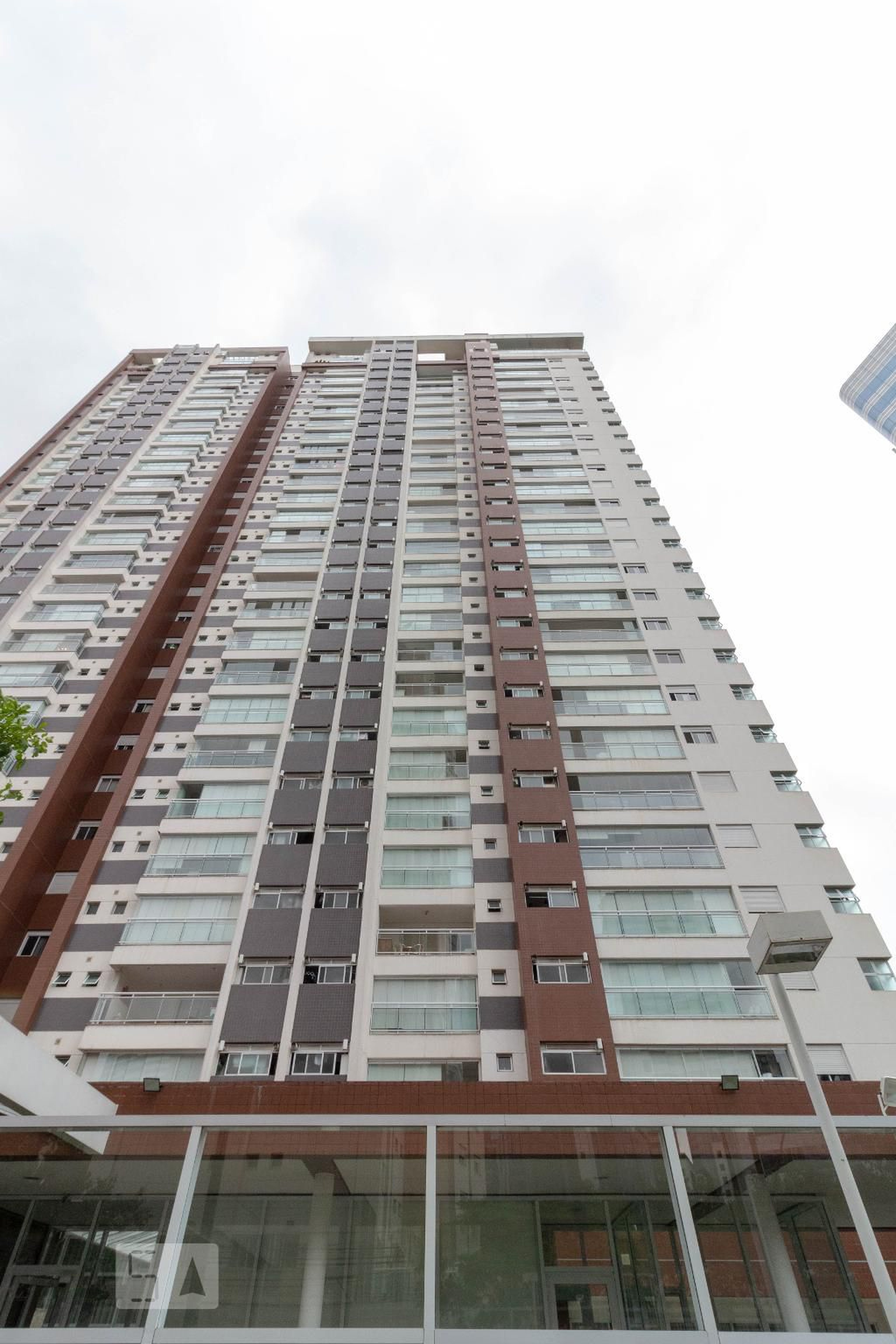 Fachada Condomínio em Rua George Ohm, 336