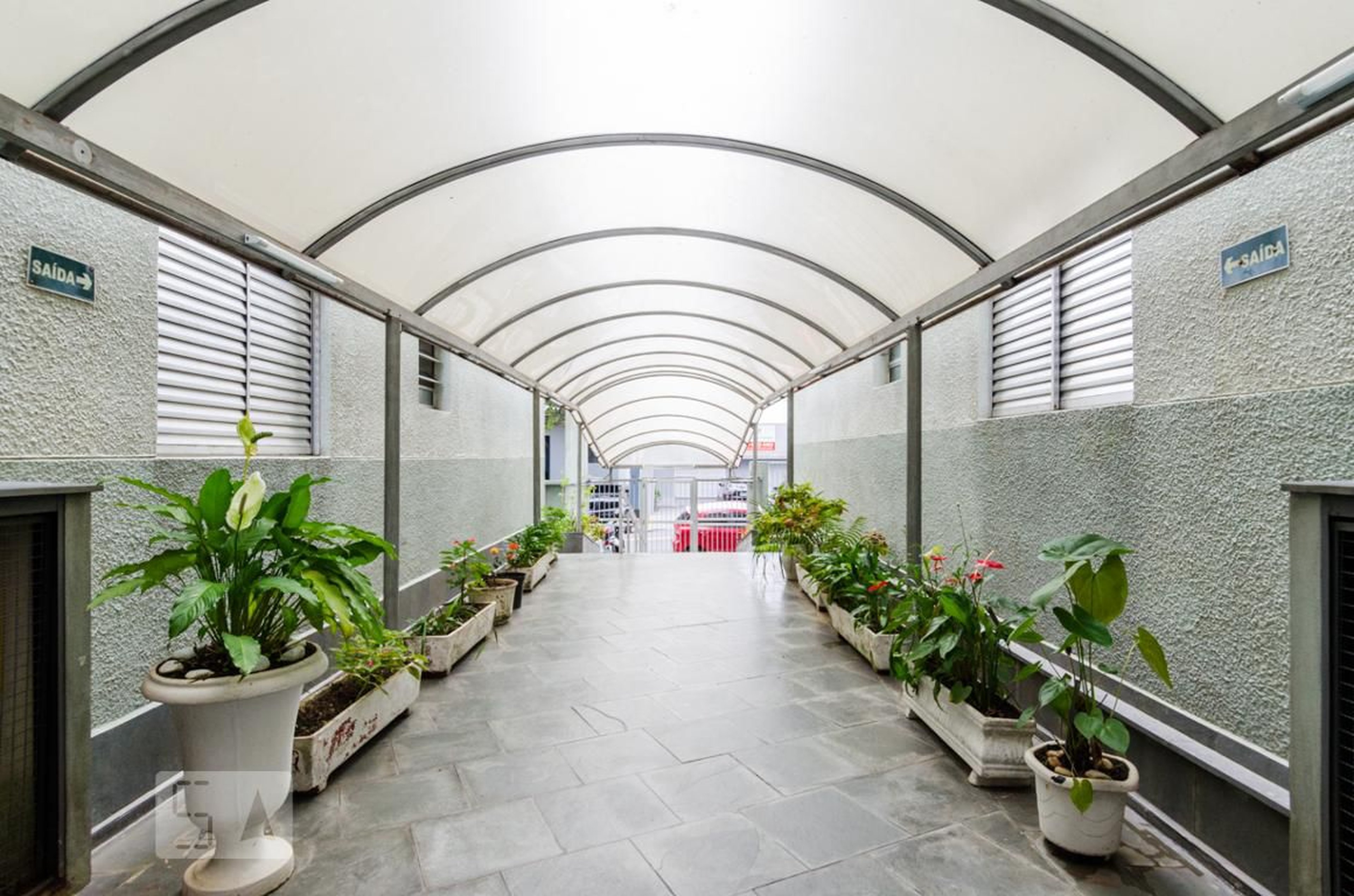 Entrada do Prédio - Edifício Fênix