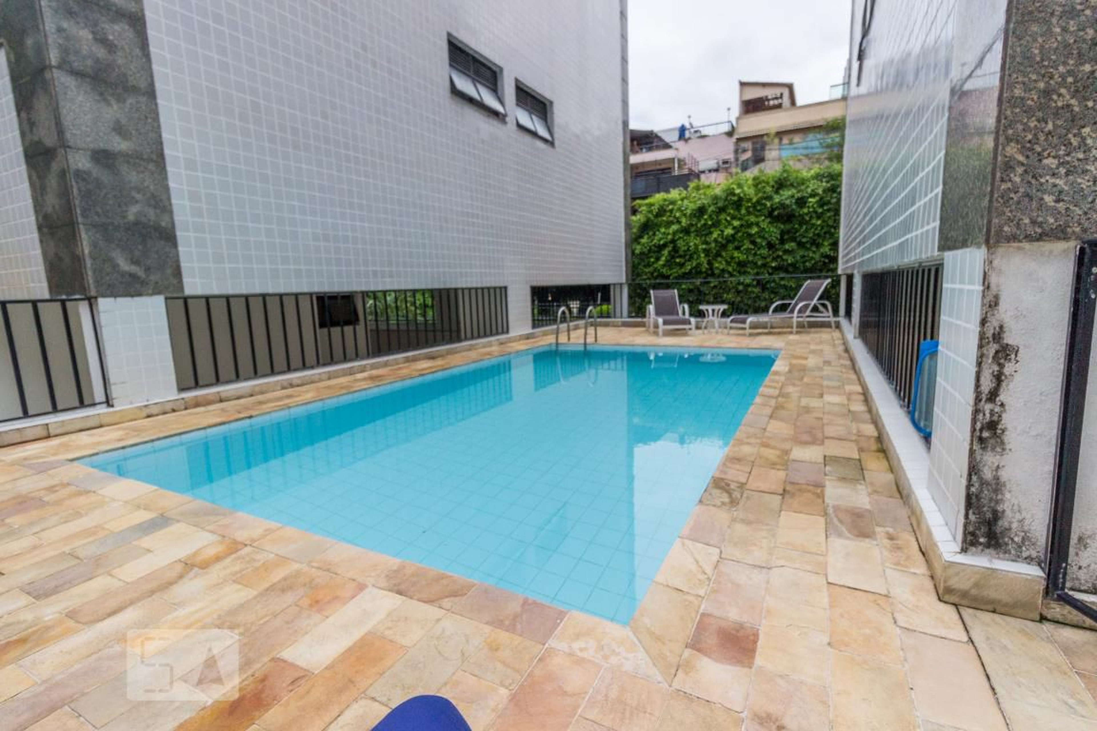 Piscina Condomínio em Rua Mário Faustino, 525