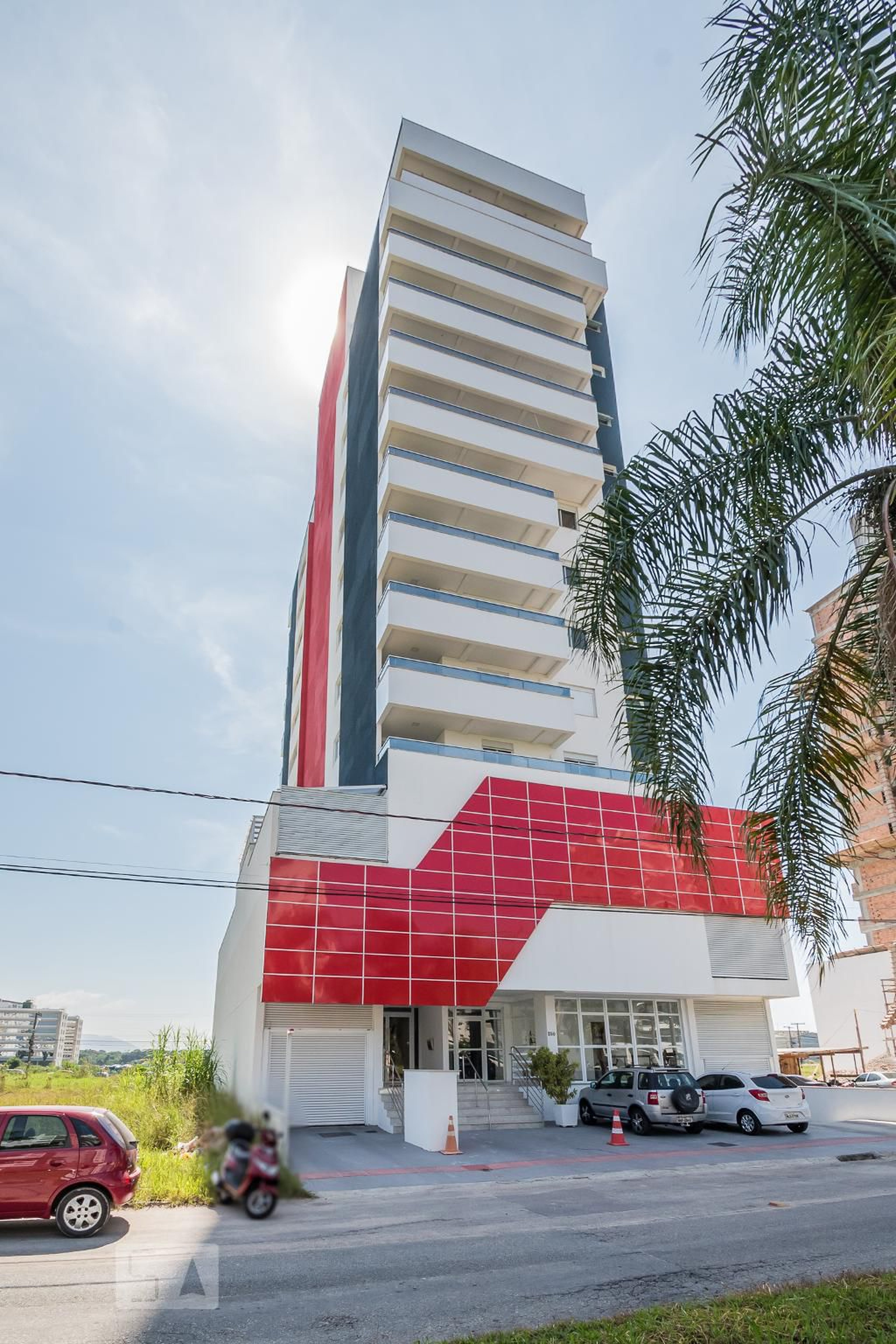 Fachada Condomínio em Avenida Pedra Branca, 250