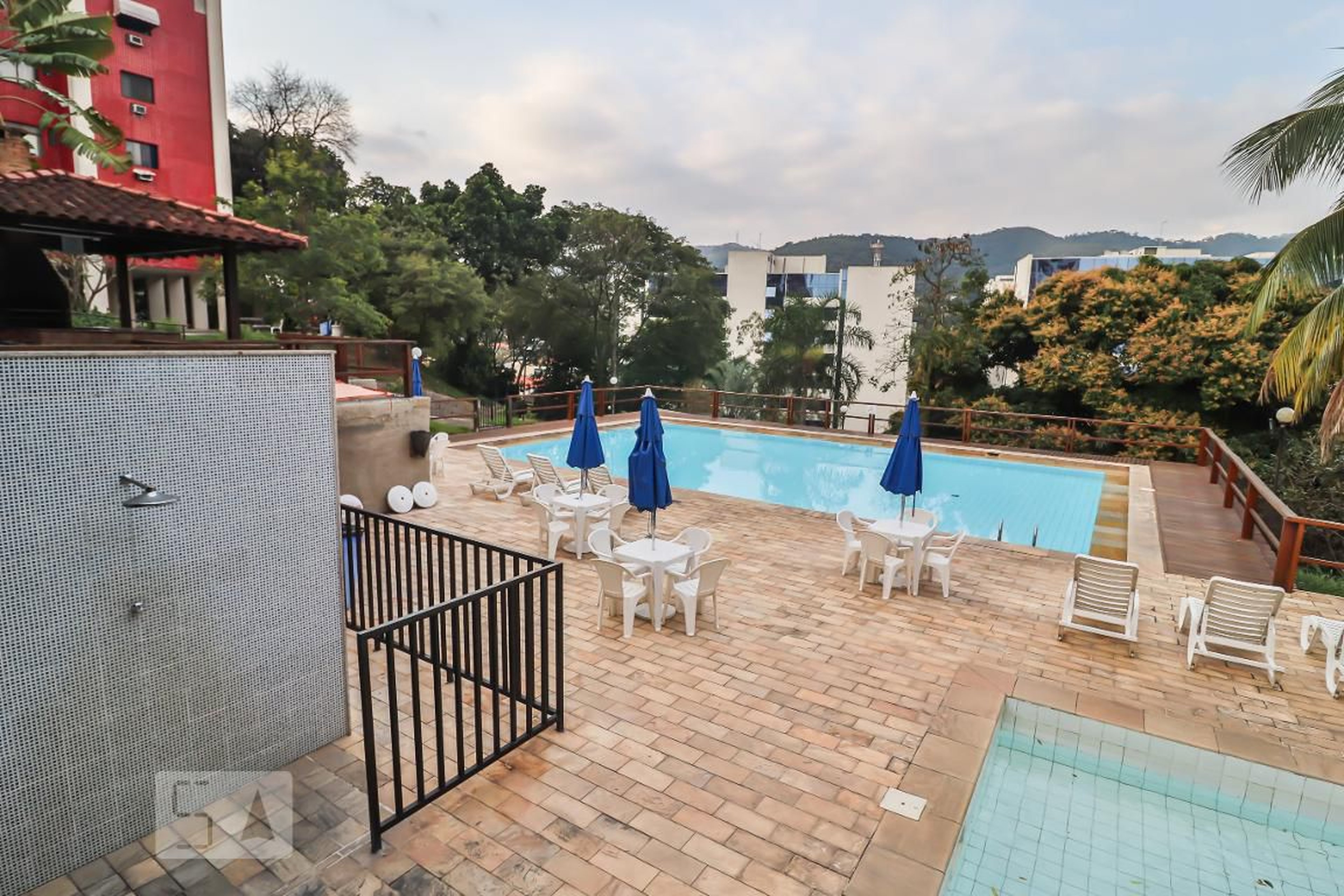 Piscina - Edifício Rainbow Park