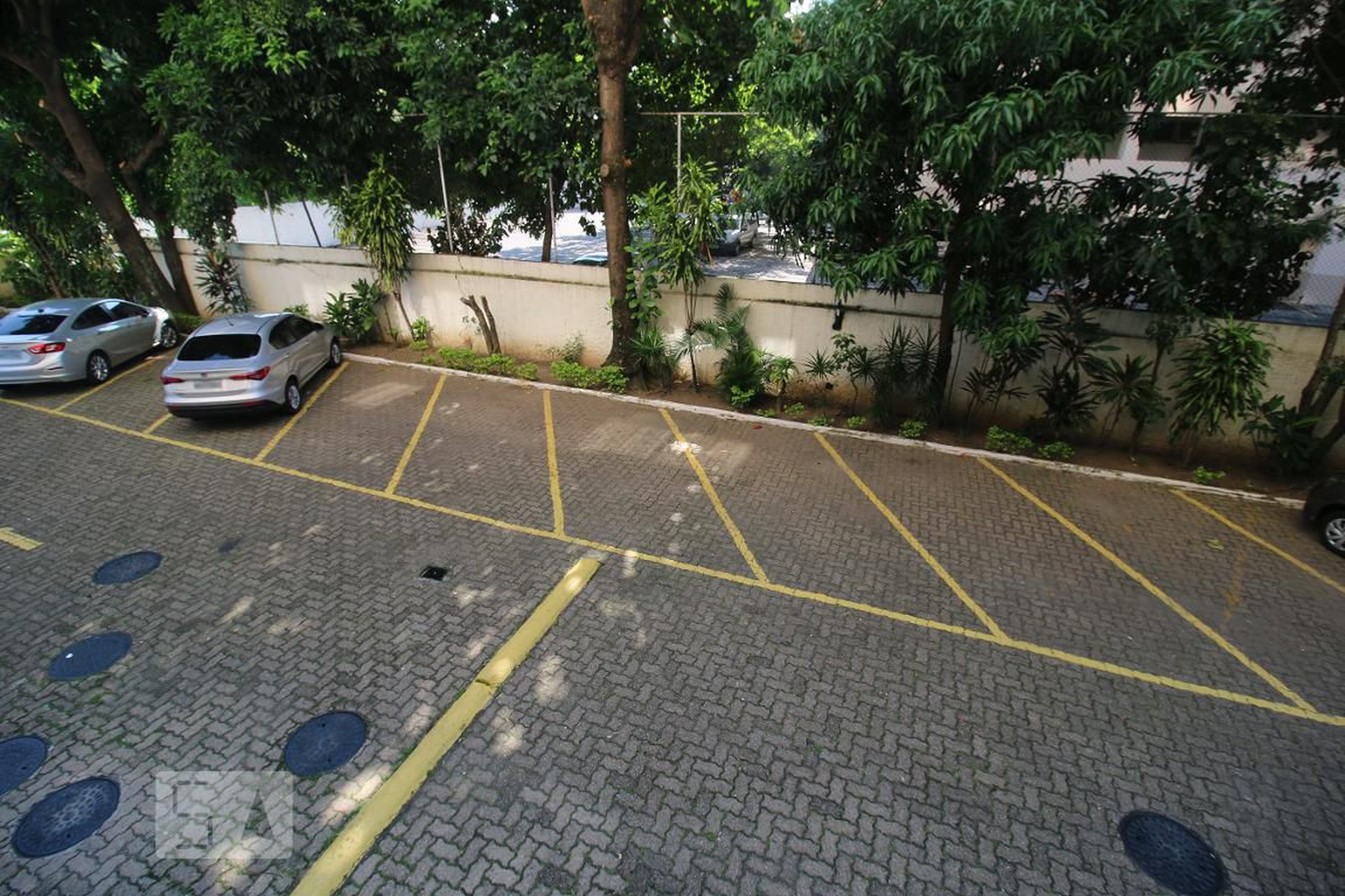 Estacionamento - ado de Montemor