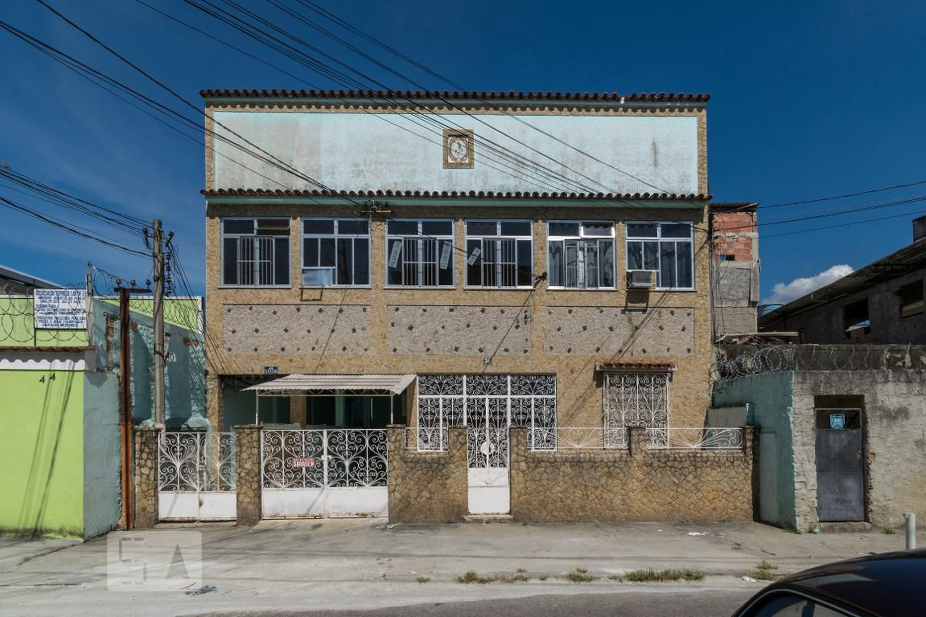 Fachada Condomínio em Rua Sargento Pinto de Oliveira, 36