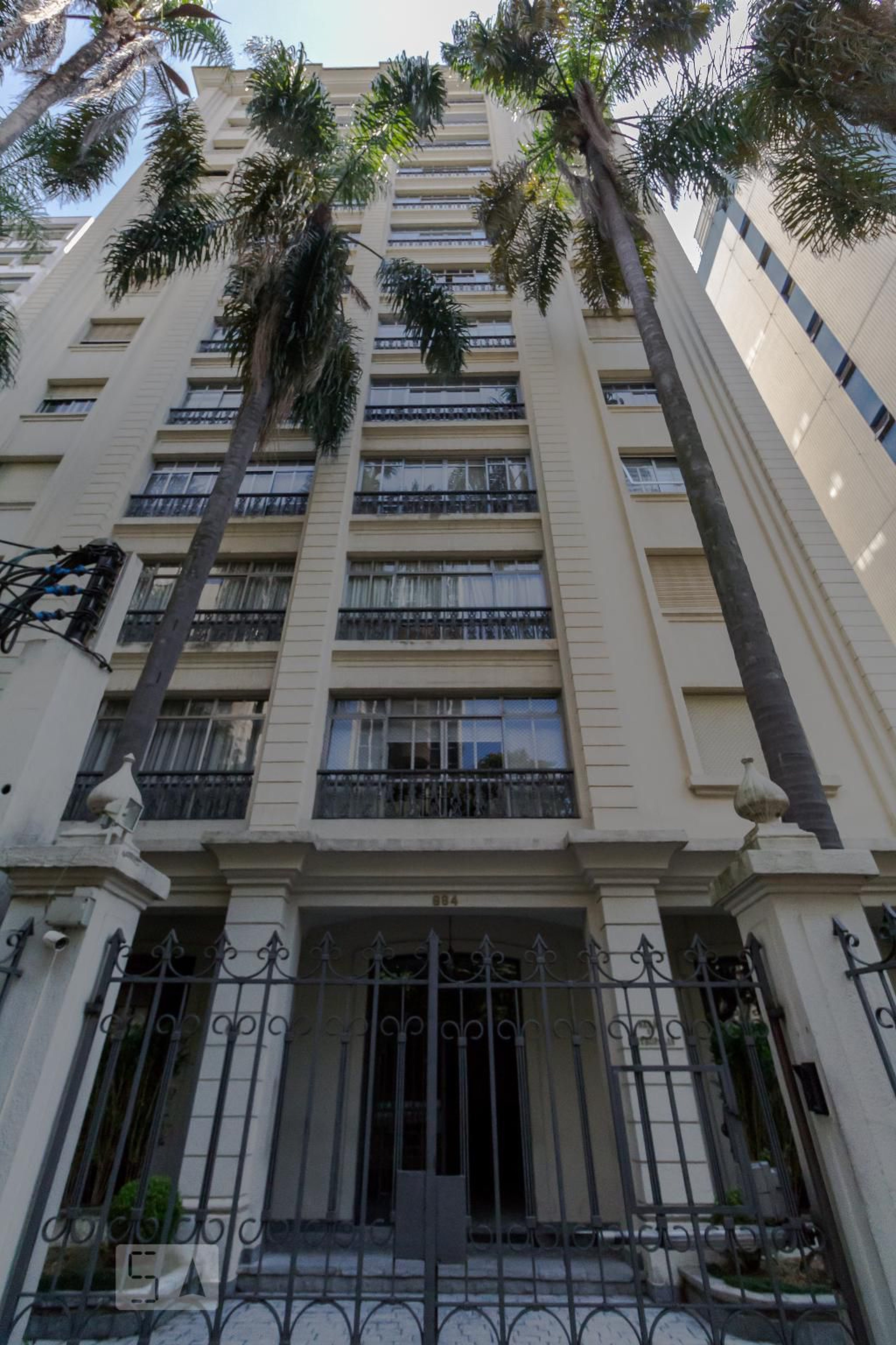 Fachada Condomínio em Alameda Casa Branca, 682