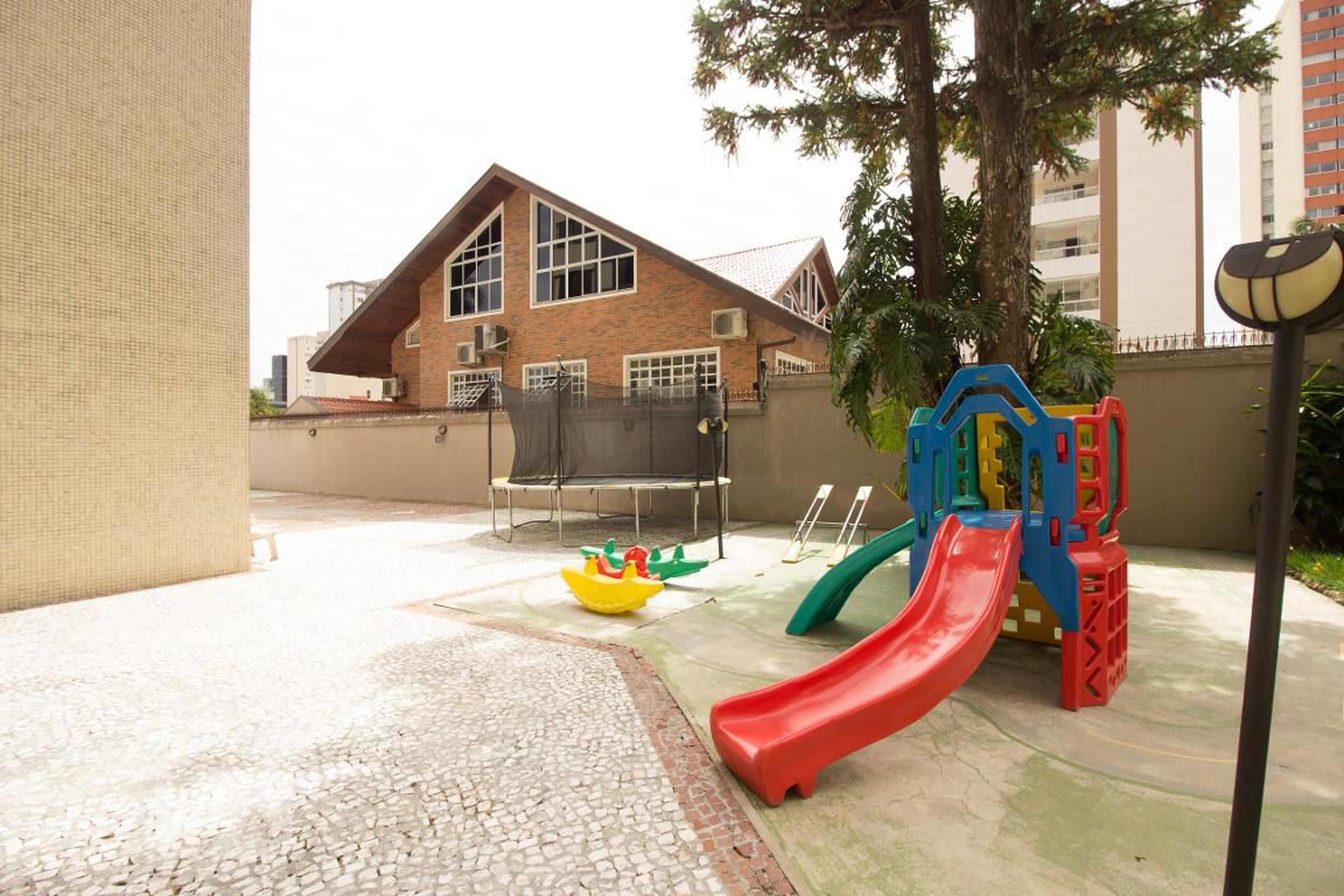 Playground - Edifício Newport