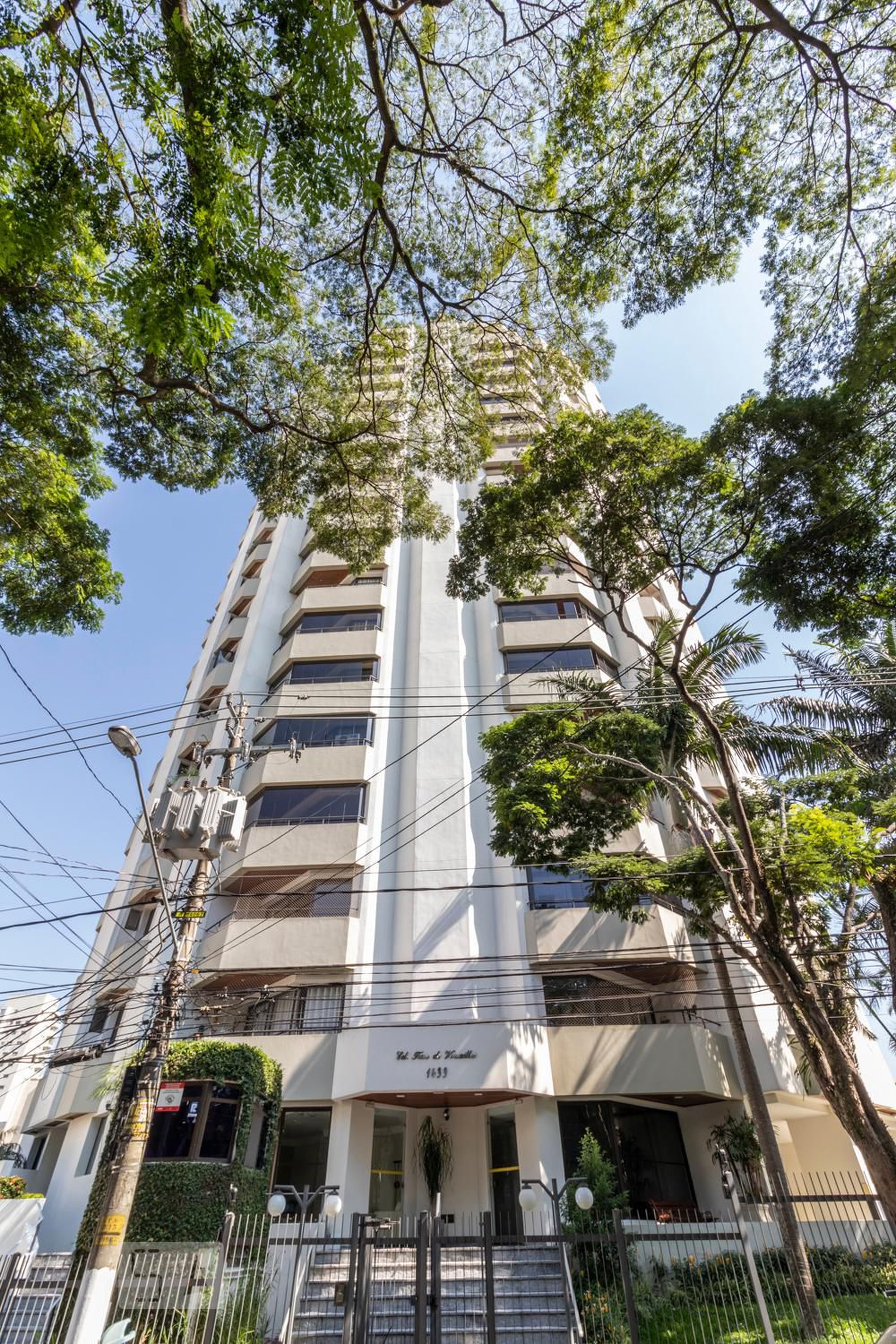 Fachada do Prédio Condomínio Tour Versailles