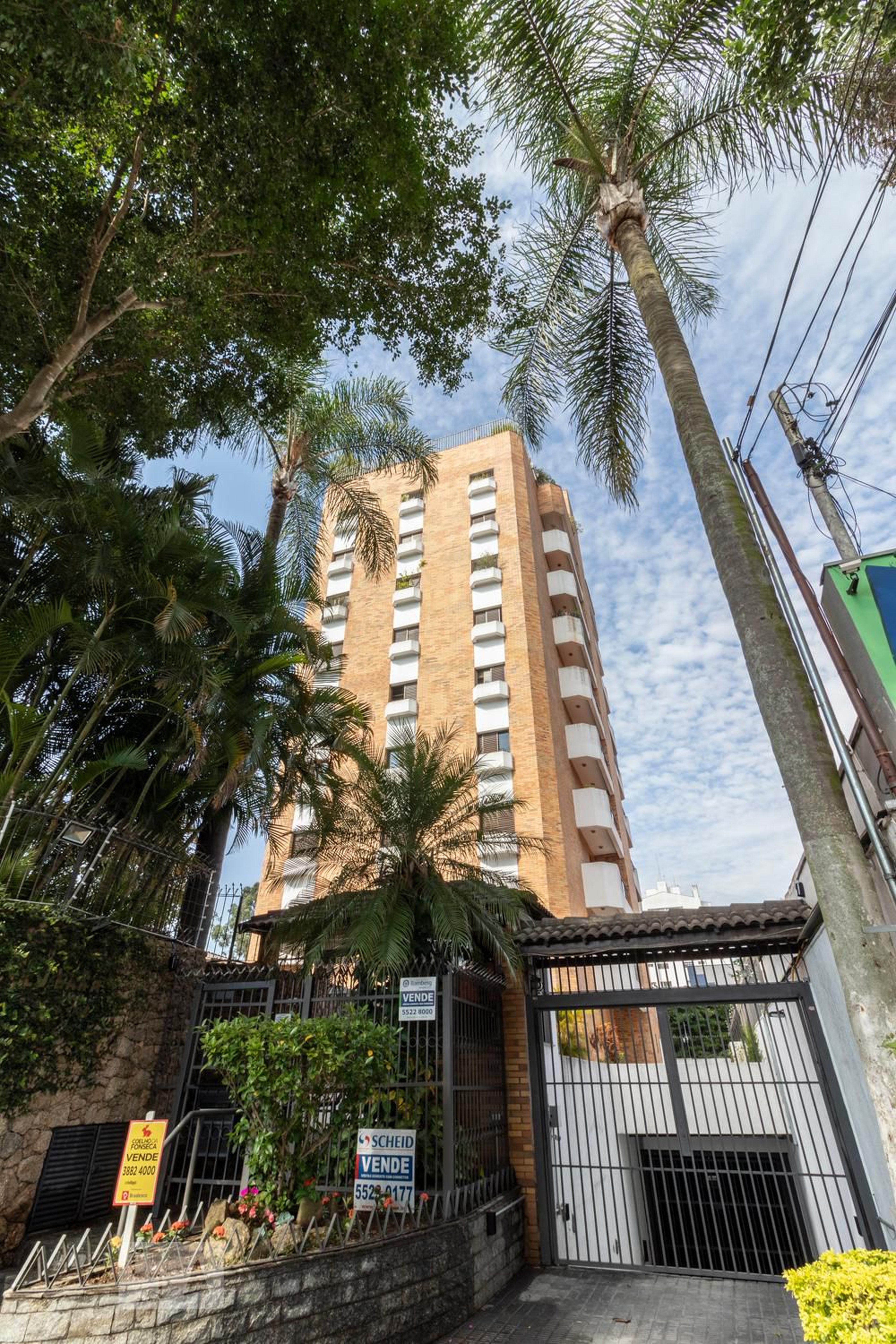 Fachada do Prédio Condomínio Lara