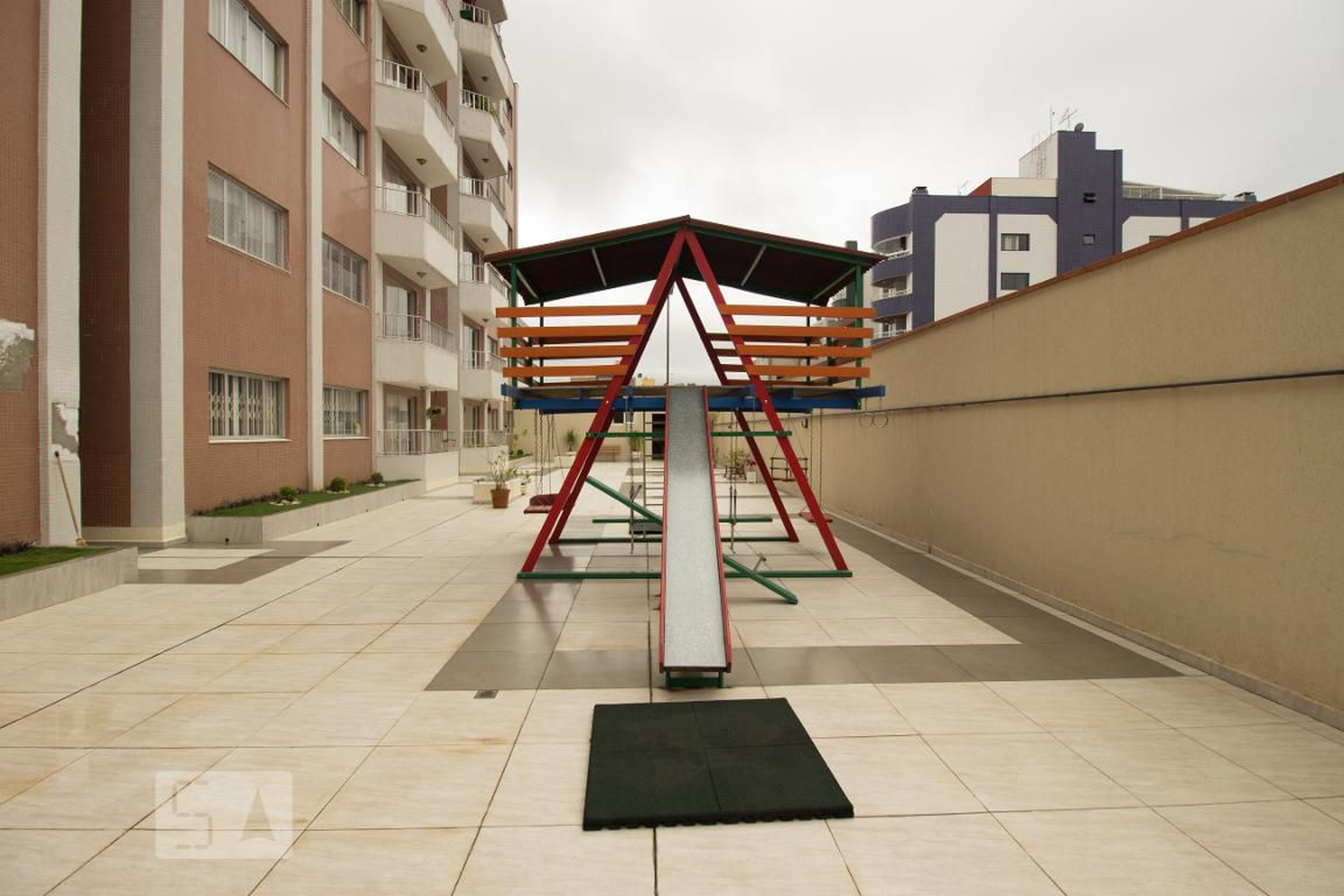 Playground - Edifício Taint Michael