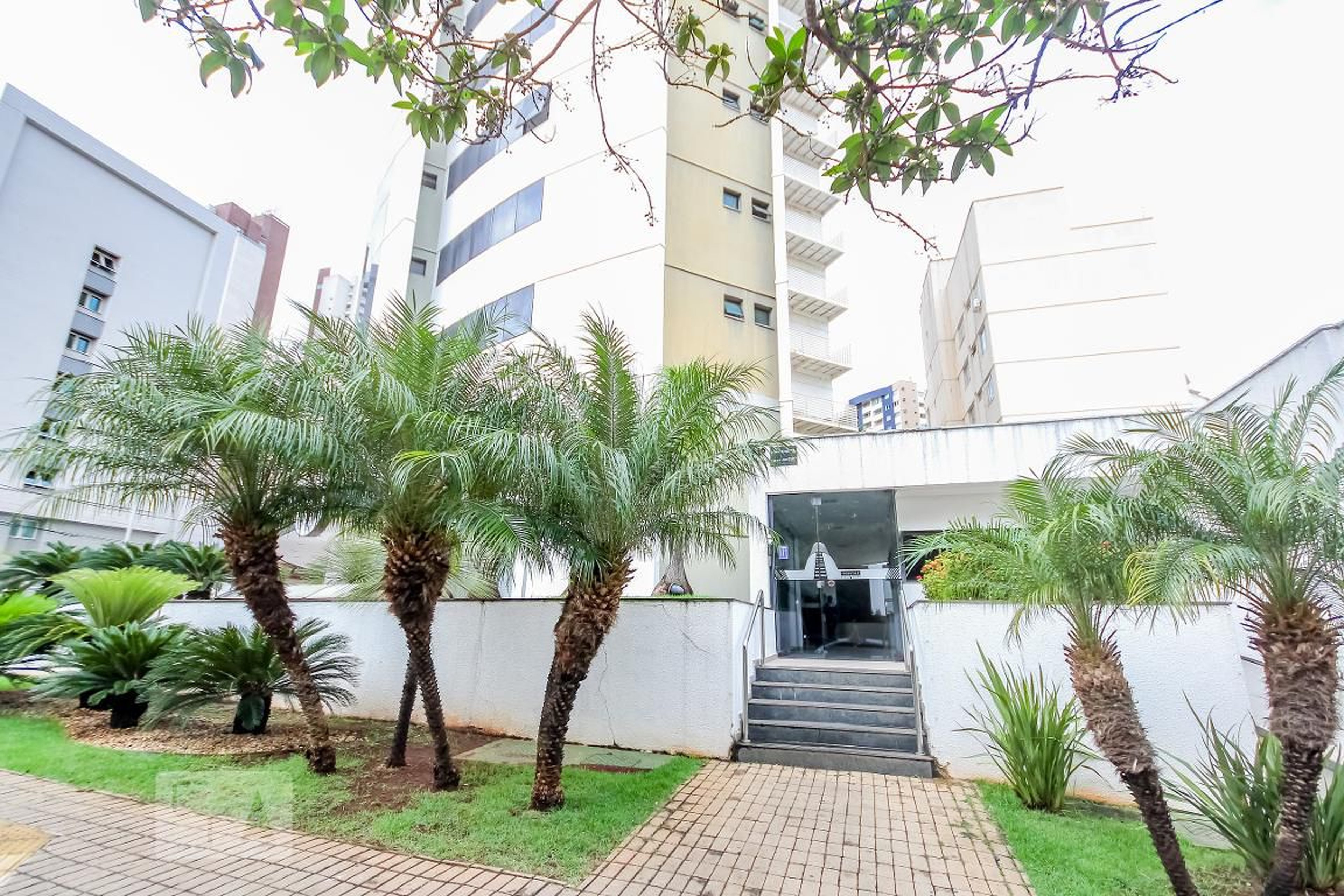 Fachada Condomínio em Rua Terezina, 198