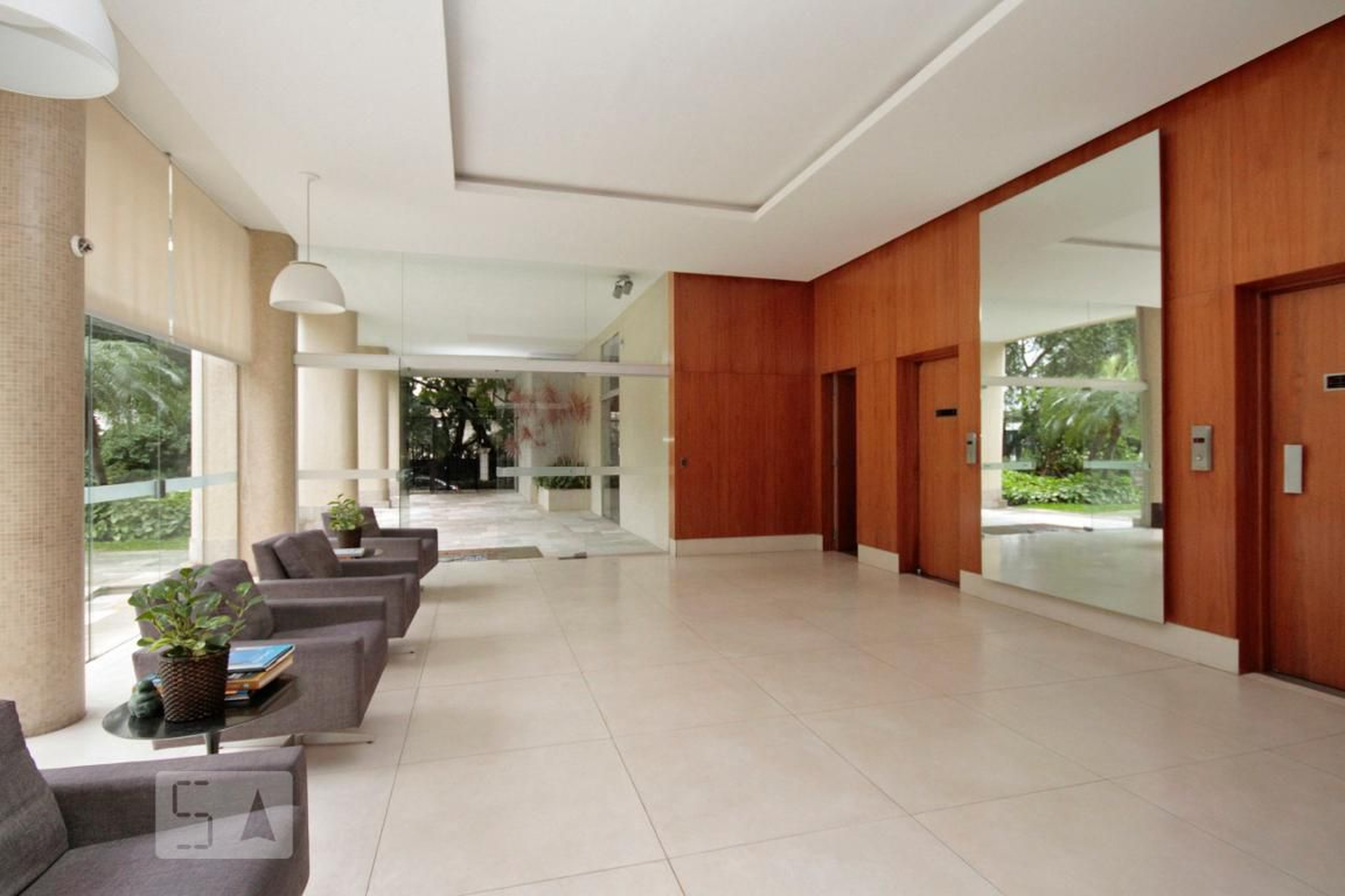 Hall Social Condomínio em Rua Bahia, 71