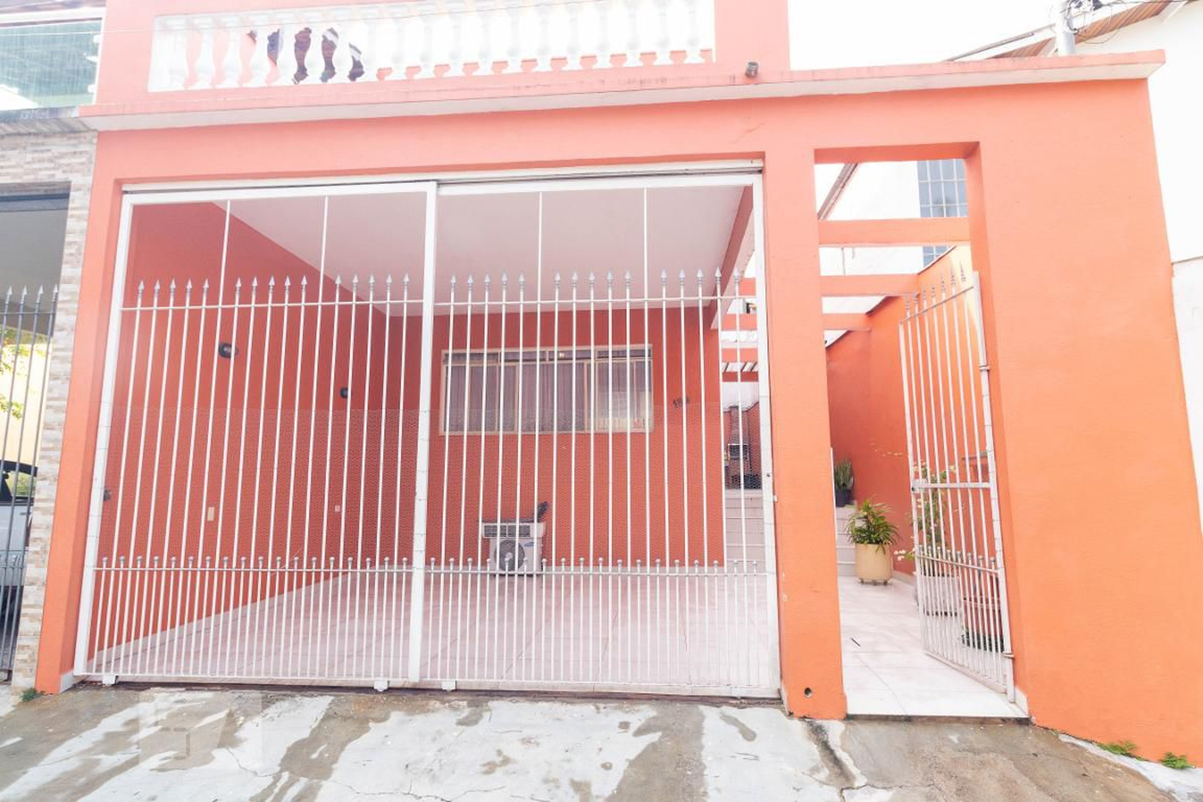 Fachada Condomínio em Rua Agostinho Gualda Martin, 189