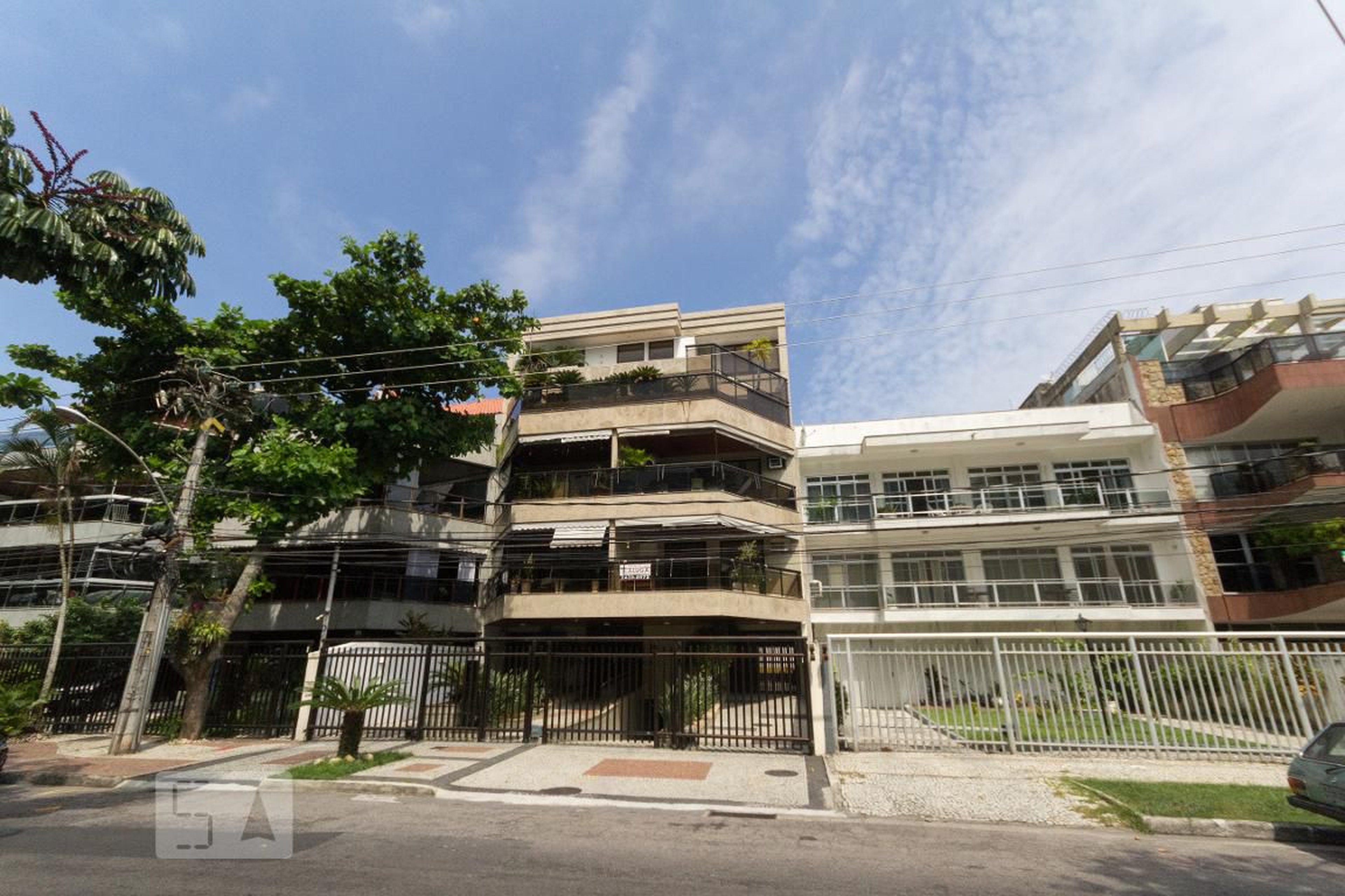 Fachada Condomínio Lesigny