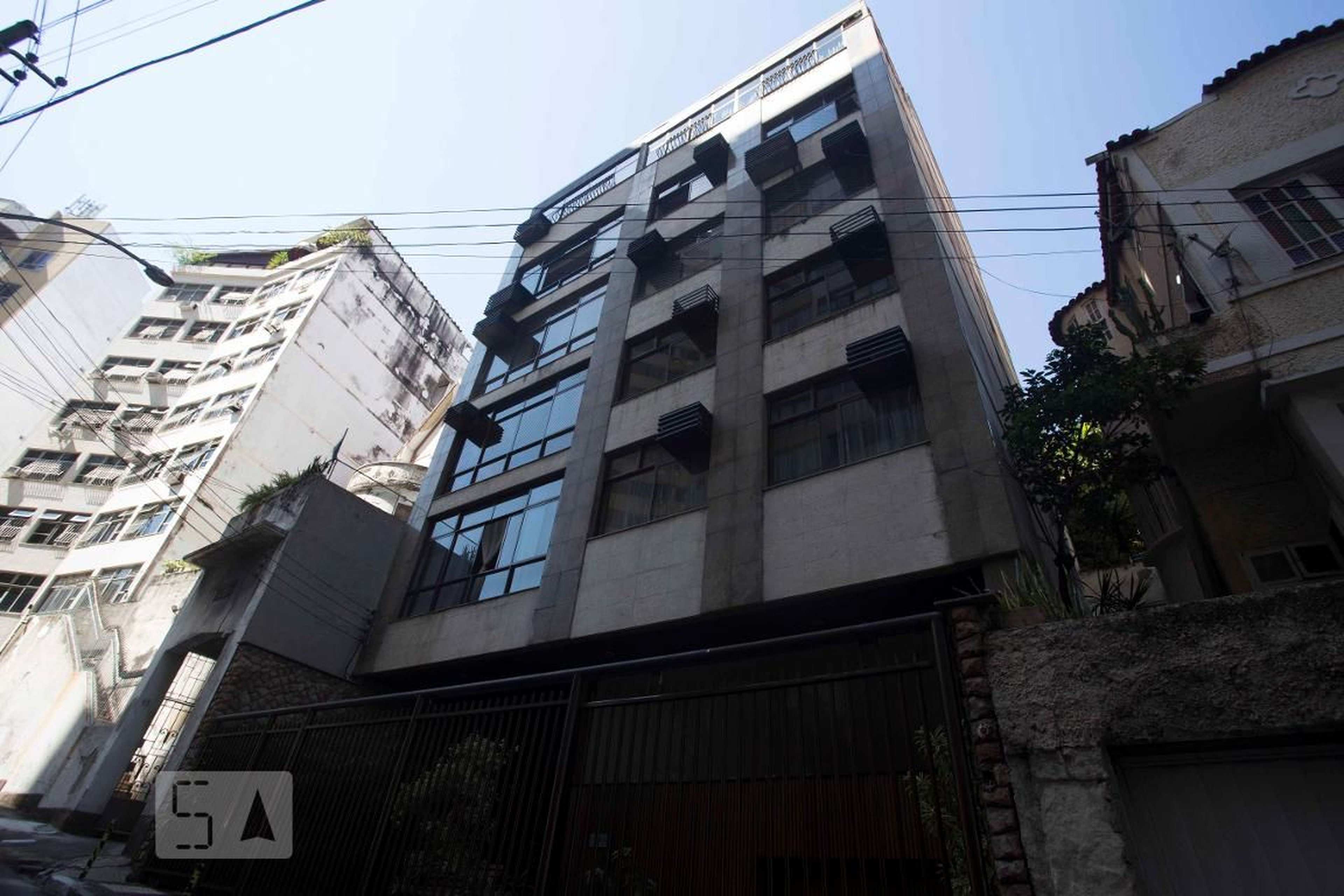 fachada Condomínio em Rua Itapuca, 16