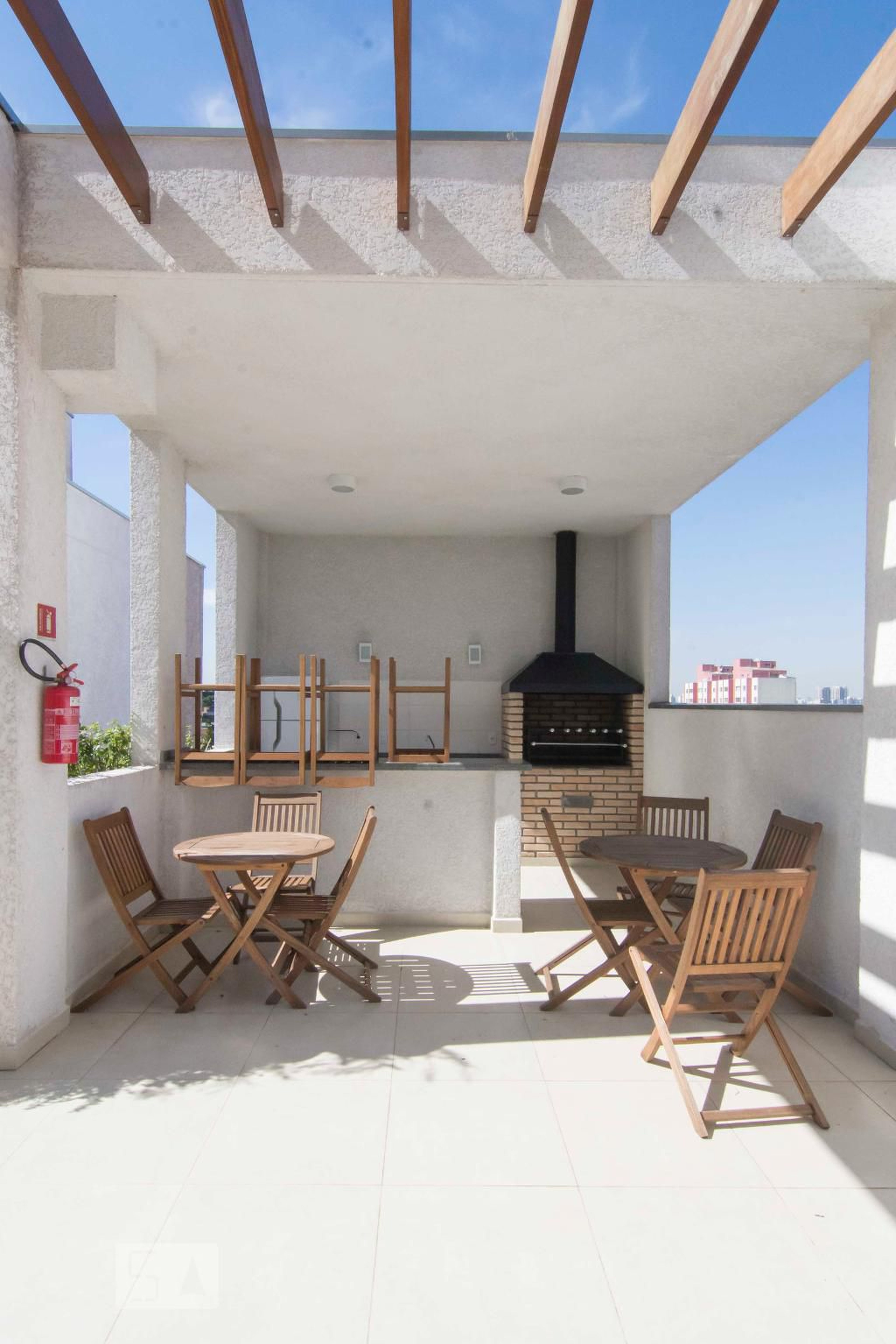 Churrasqueira - Hit High