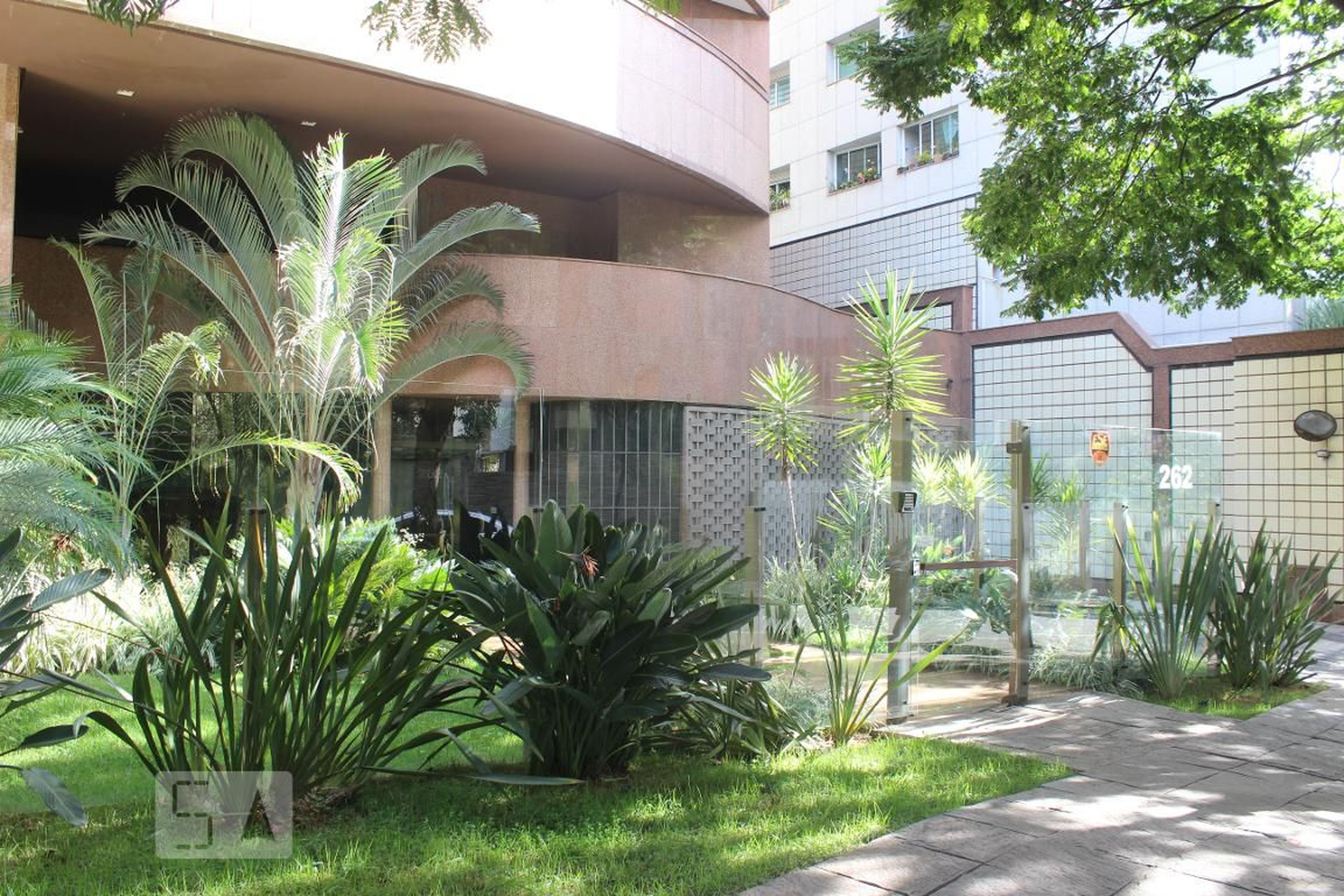 Fachada Condomínio em Rua Caraça, 262