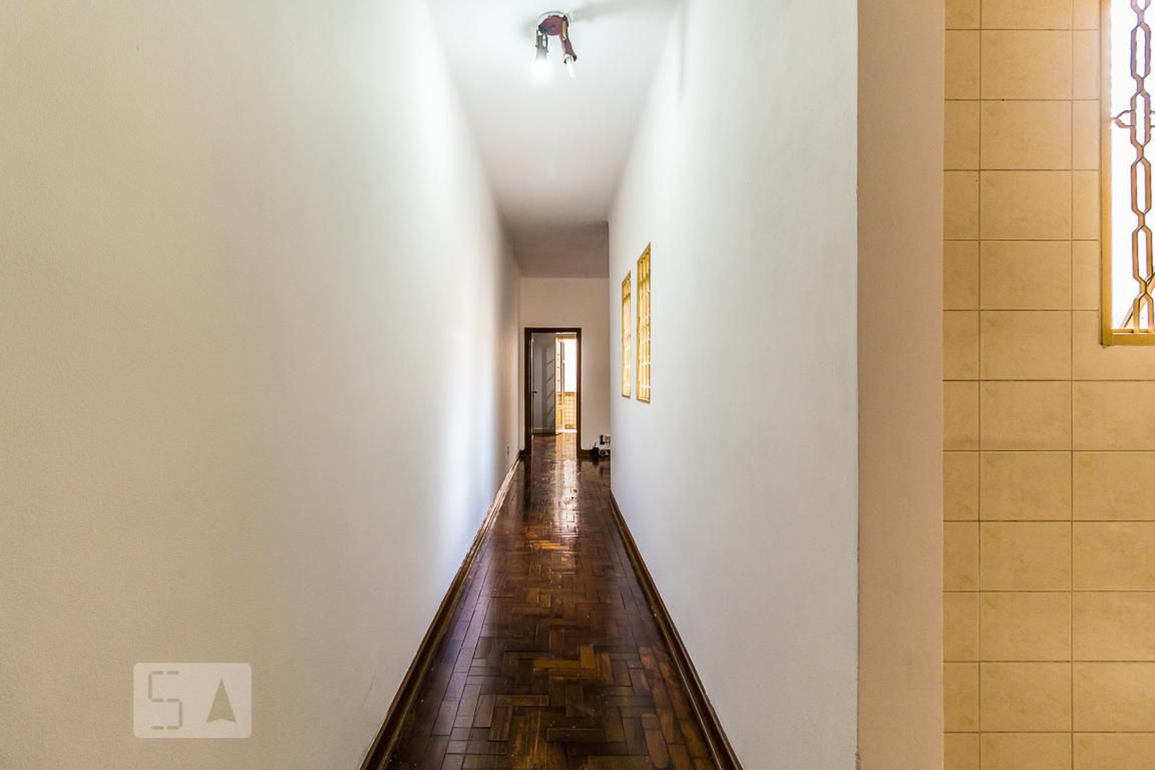 Entrada Condomínio em Rua Anhaia, 952