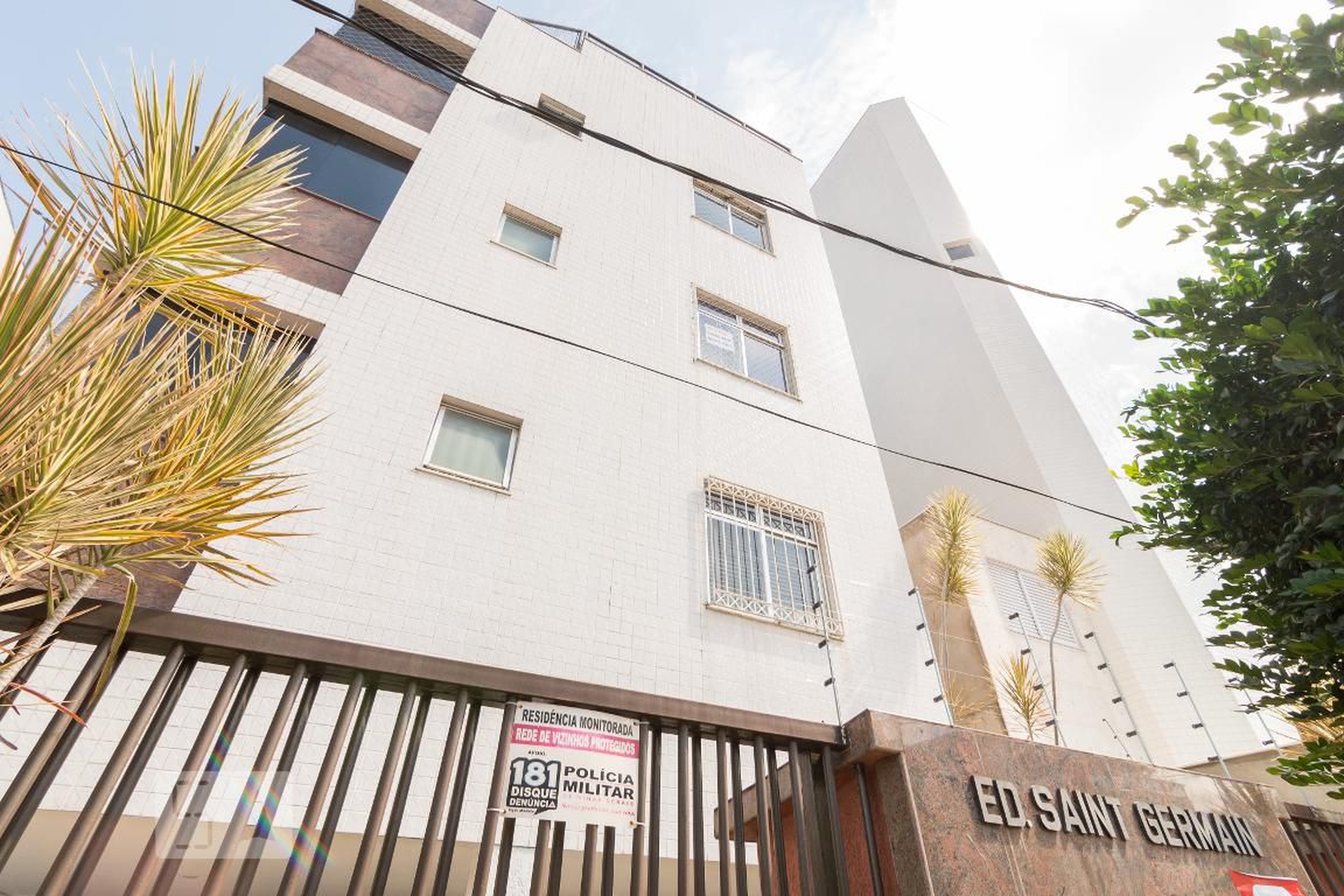 Fachada Condomínio em Rua Raimundo Vaz de Melo, 109