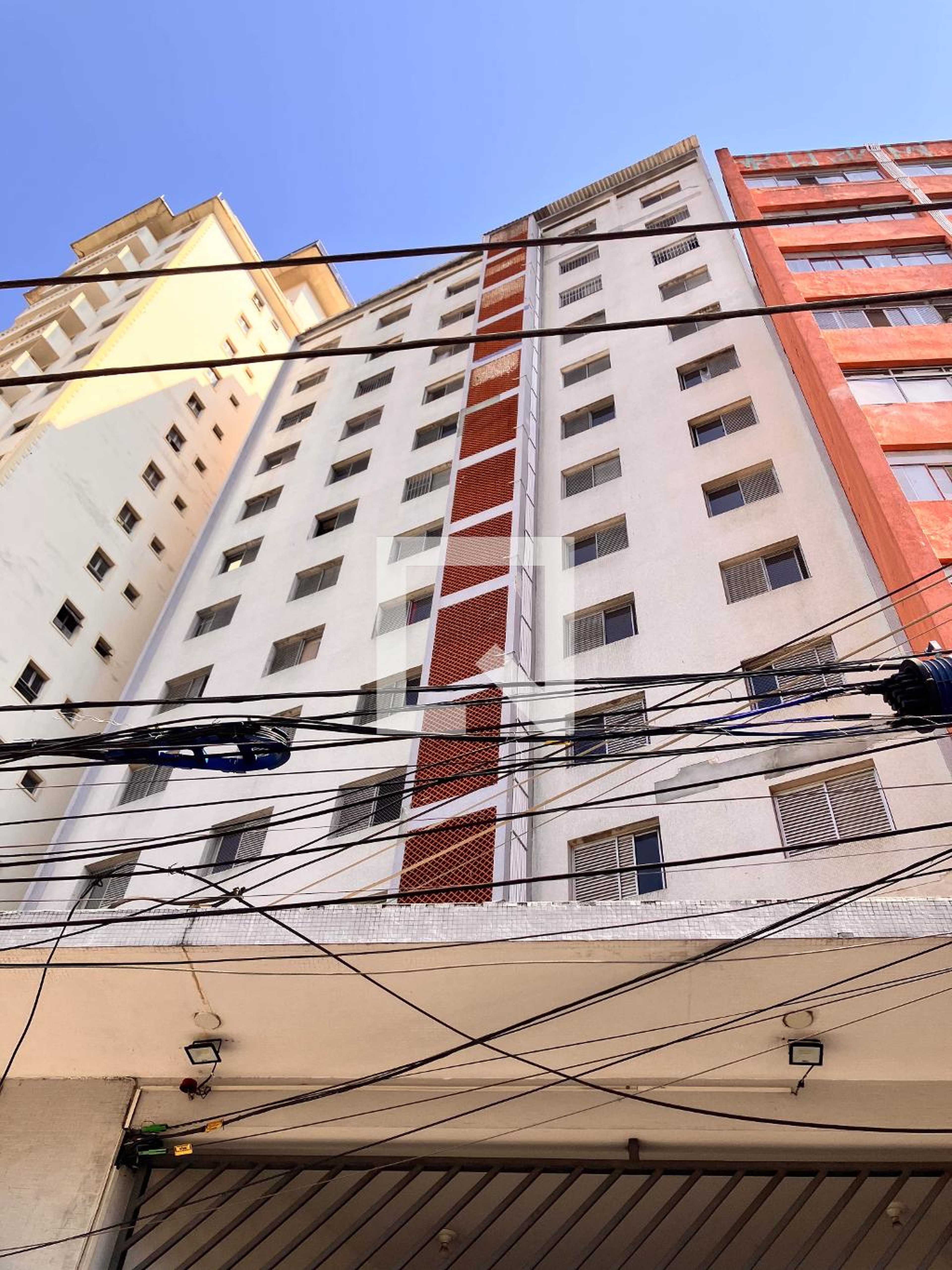 Fachada Condomínio em Rua Conselheiro Furtado, 1119