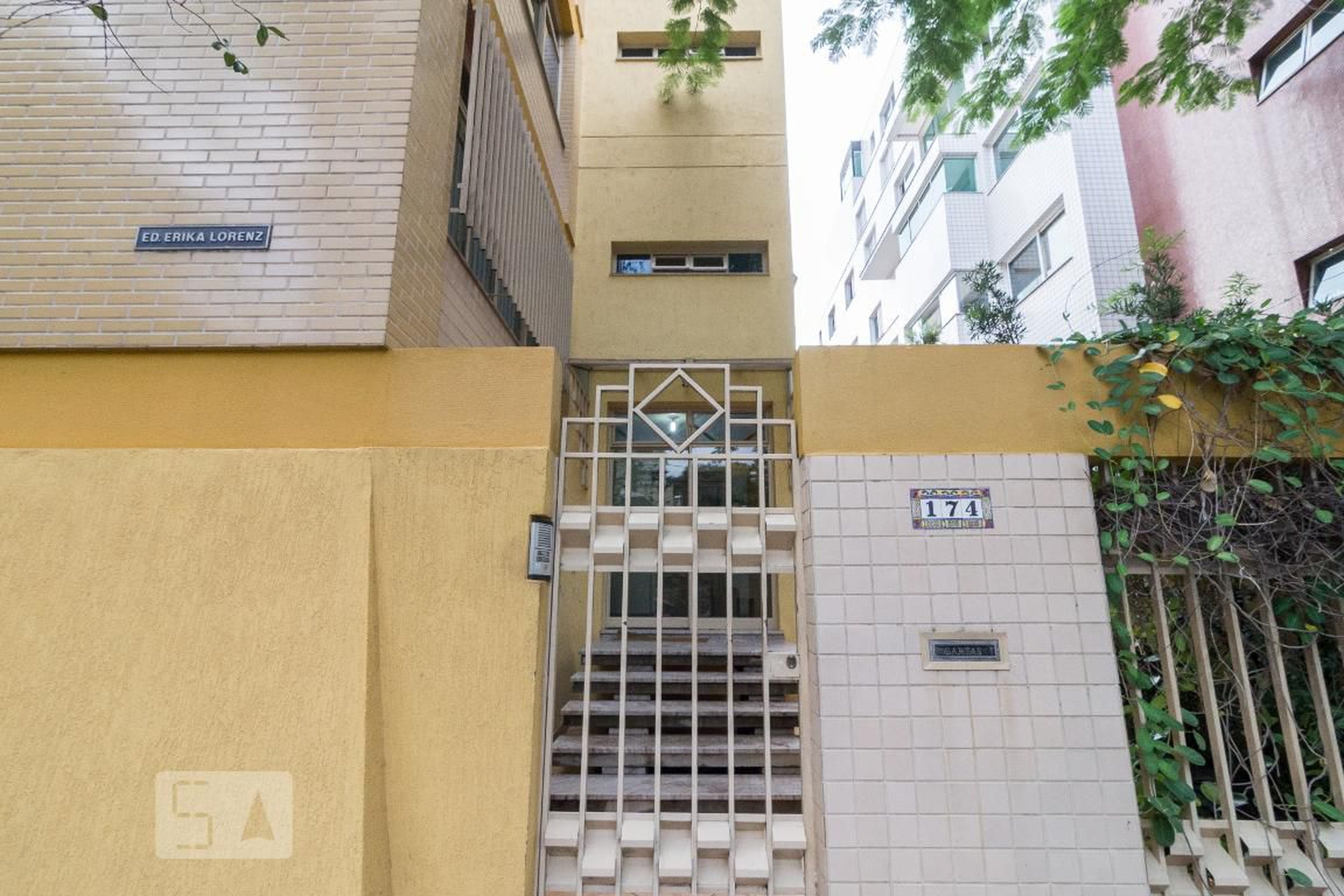 Fachada Condomínio Edifíco Erika Lorenz