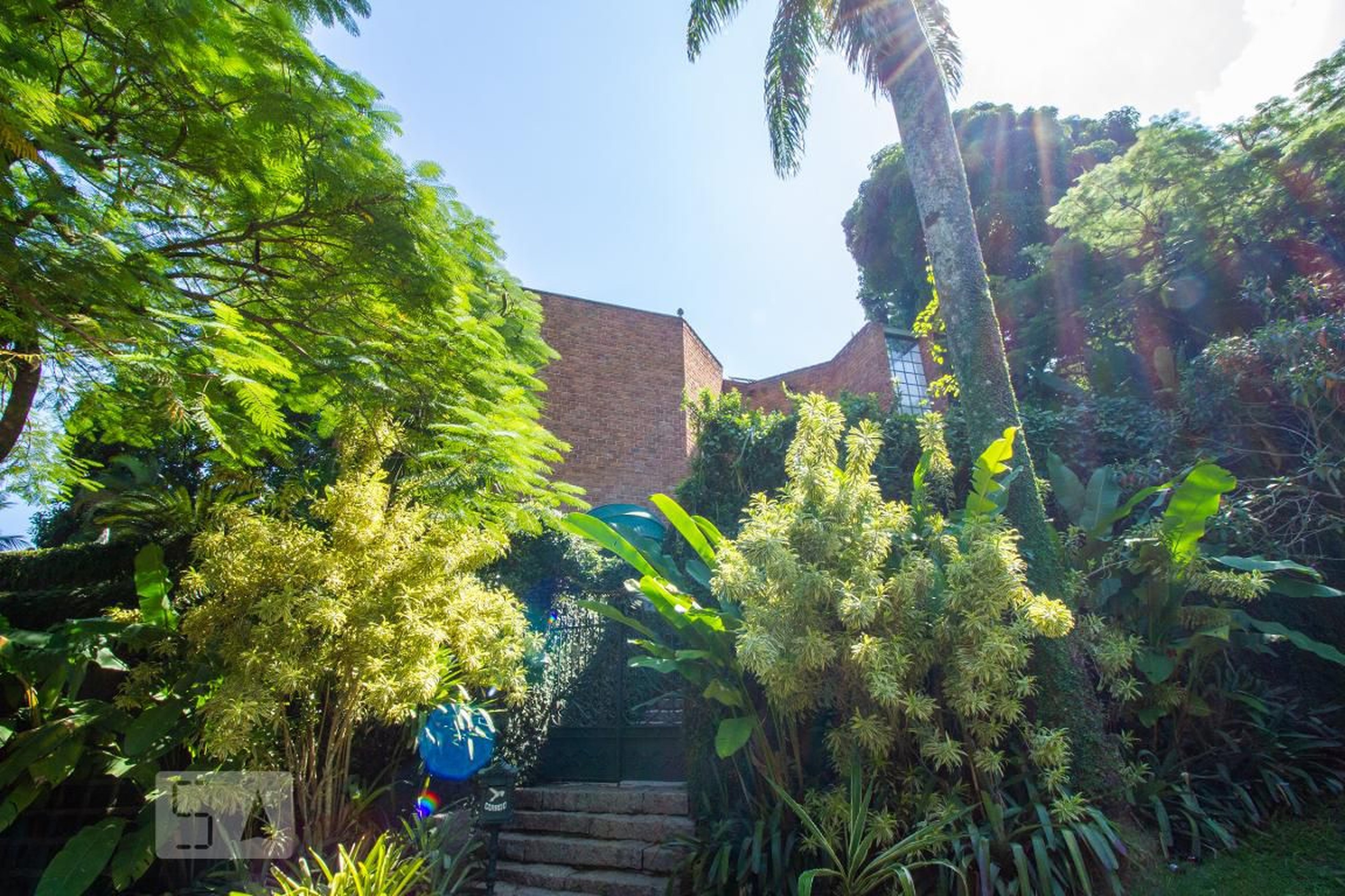 Fachada Condomínio em Rua Ernâni Agrícola, 190