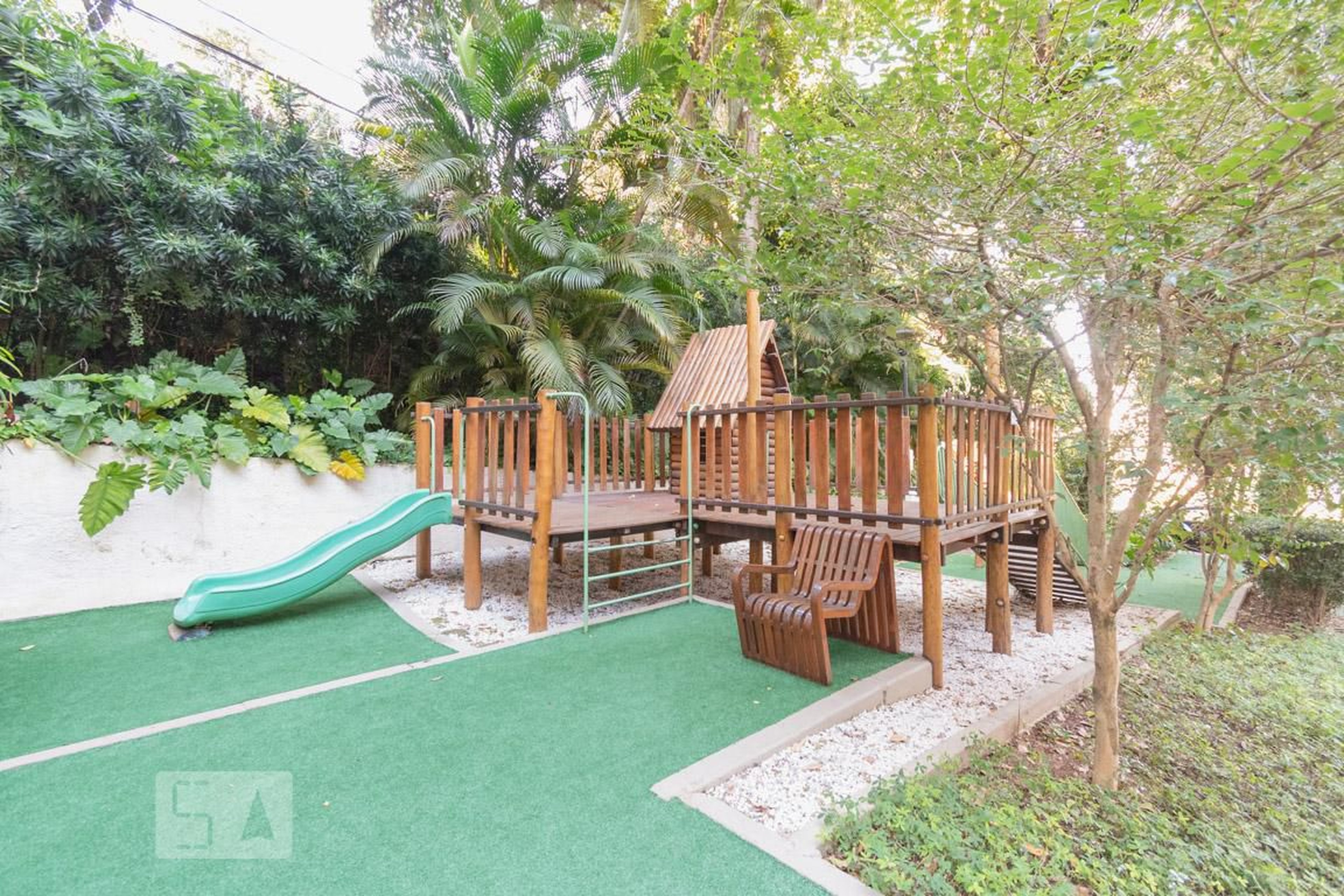 Playground - Les Palais