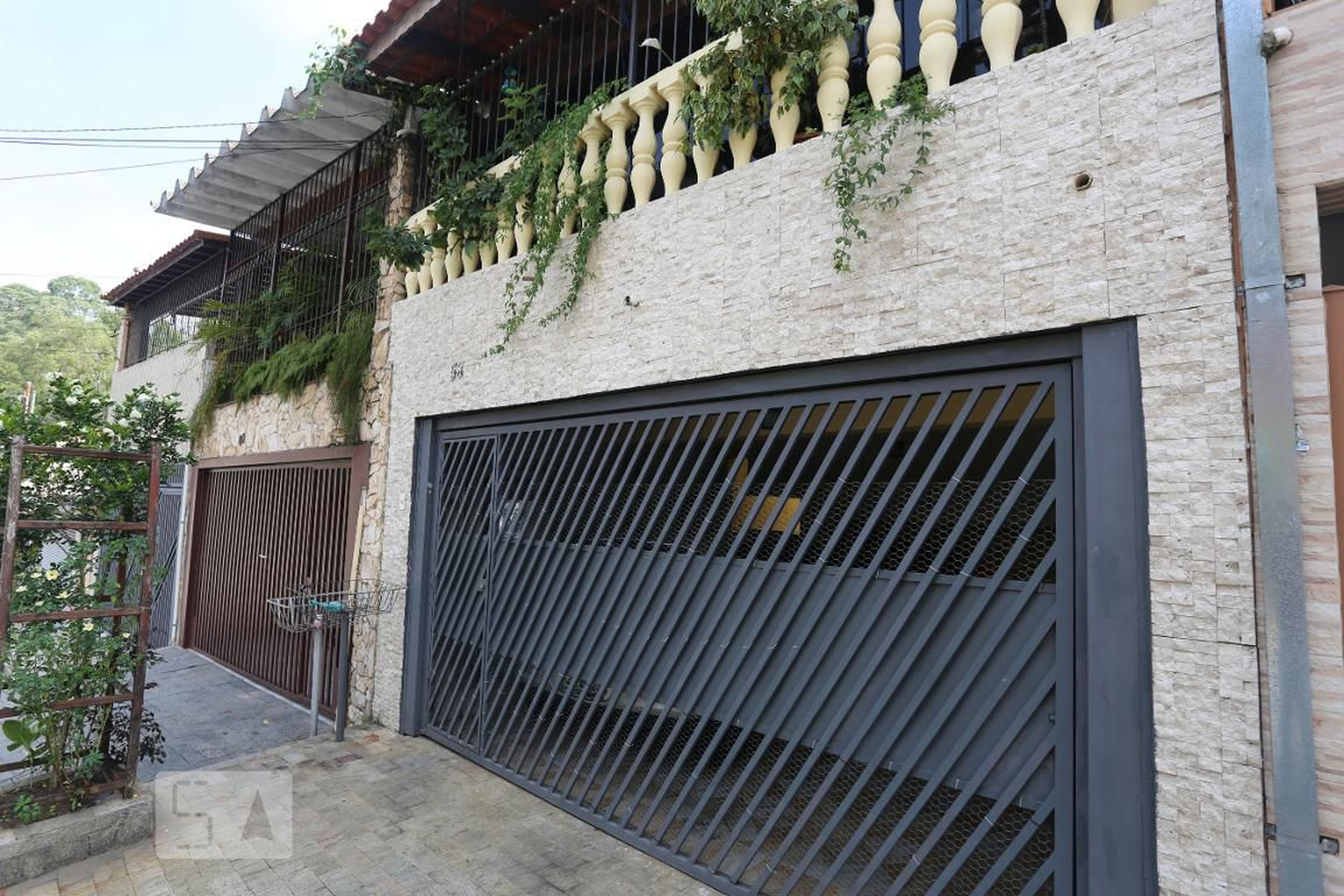 Fachada Condomínio em Rua José Paschoale, 58