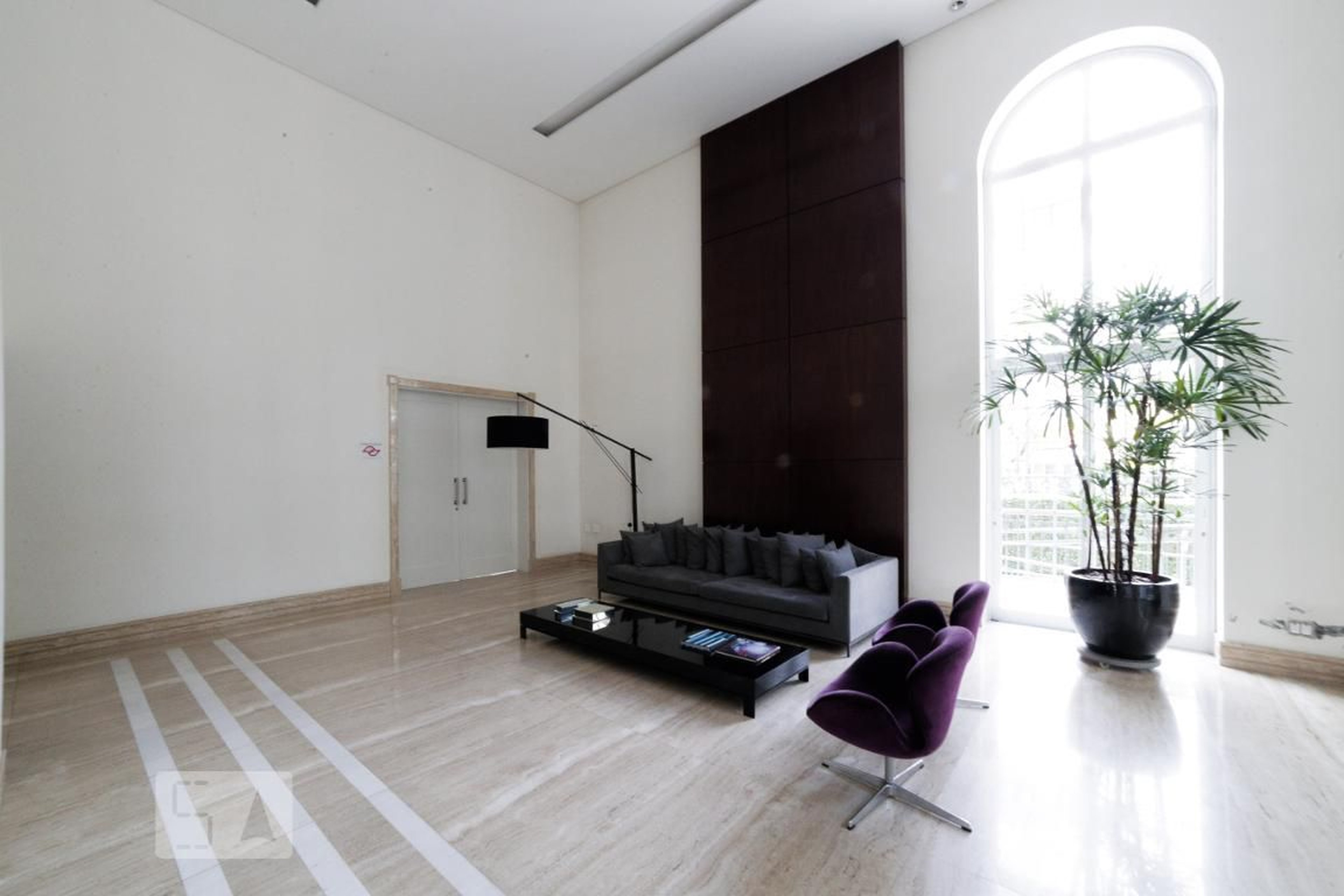 Hall - Place Saint Remy