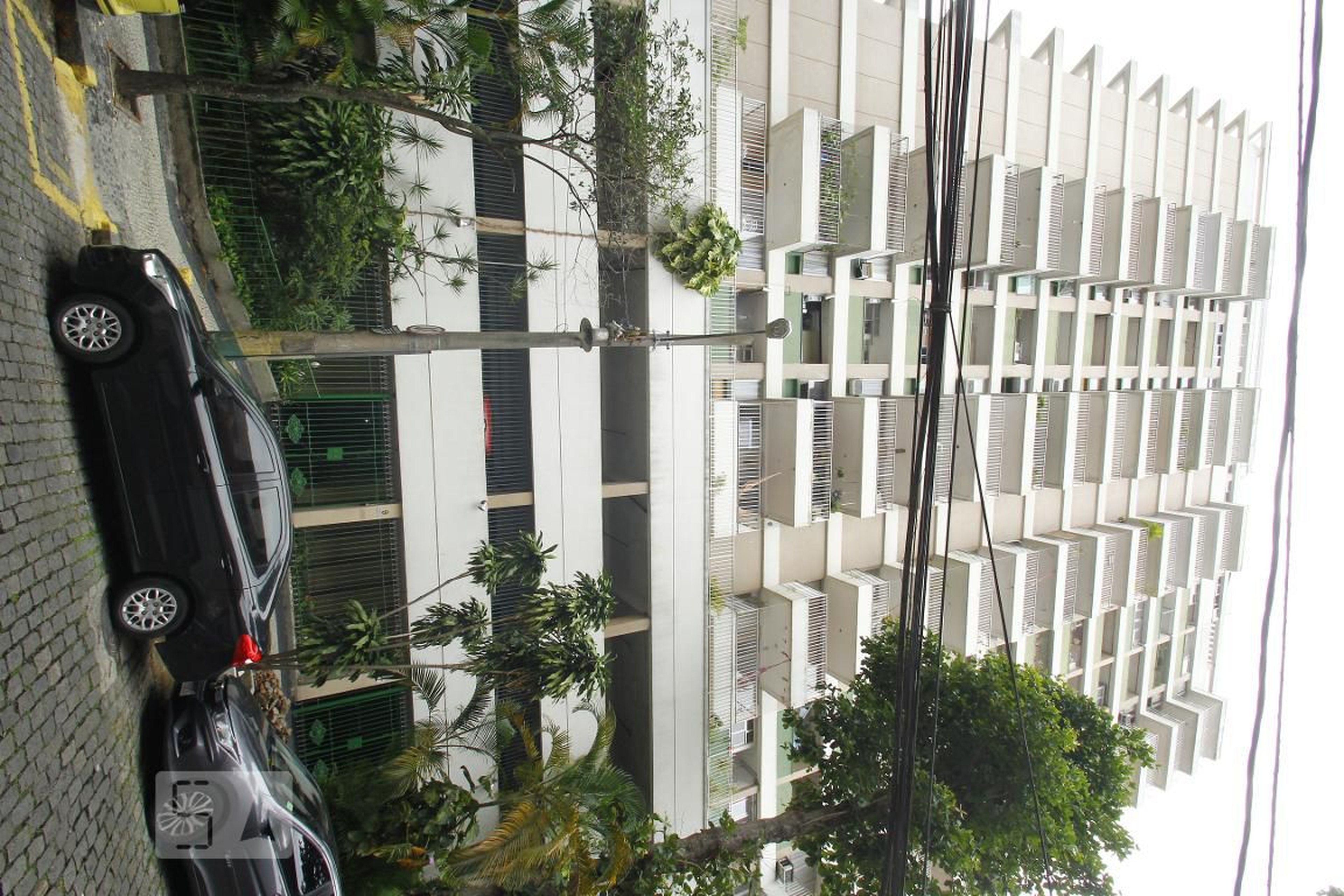 Fachada do Prédio Condomínio em Rua Hermenegildo de Barros, 9