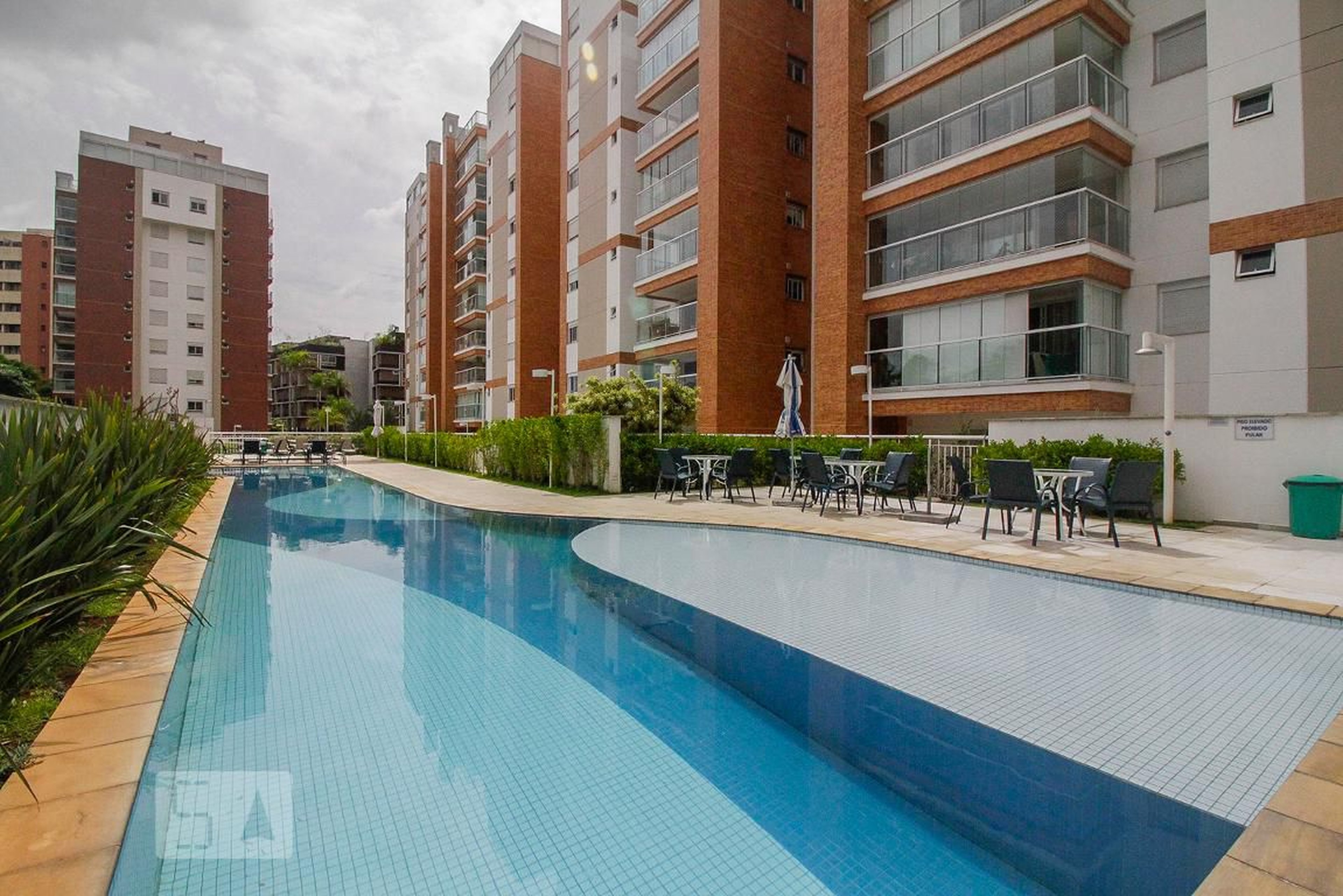 Piscina - Pateo Mondrian