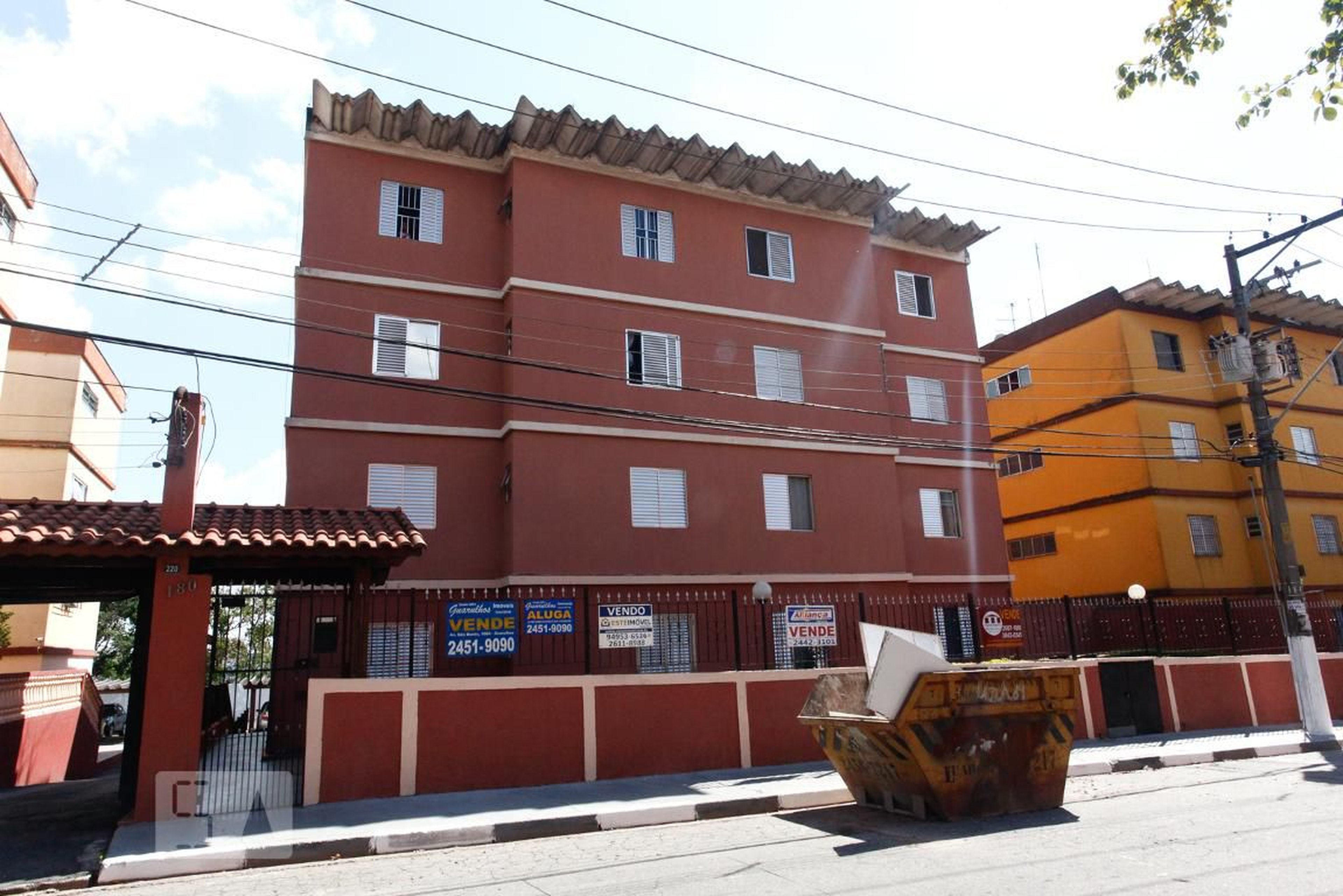 Prédio Condomínio Rosas