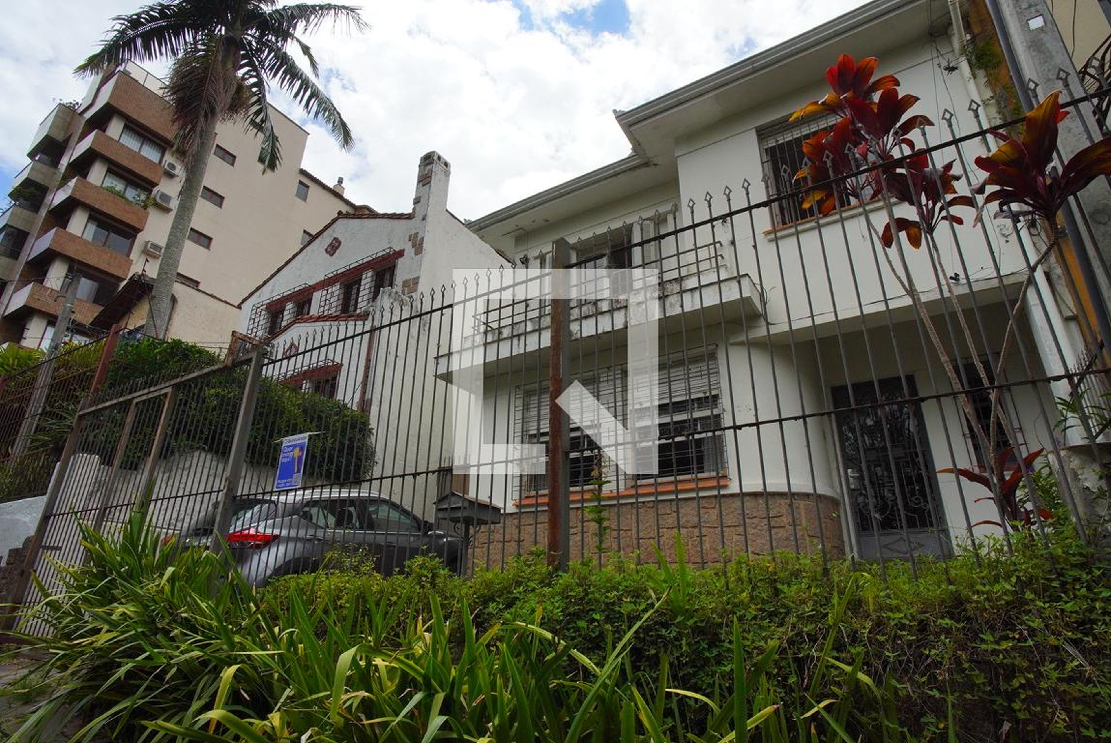 Fachada Condomínio em Rua Vítor Hugo, 296