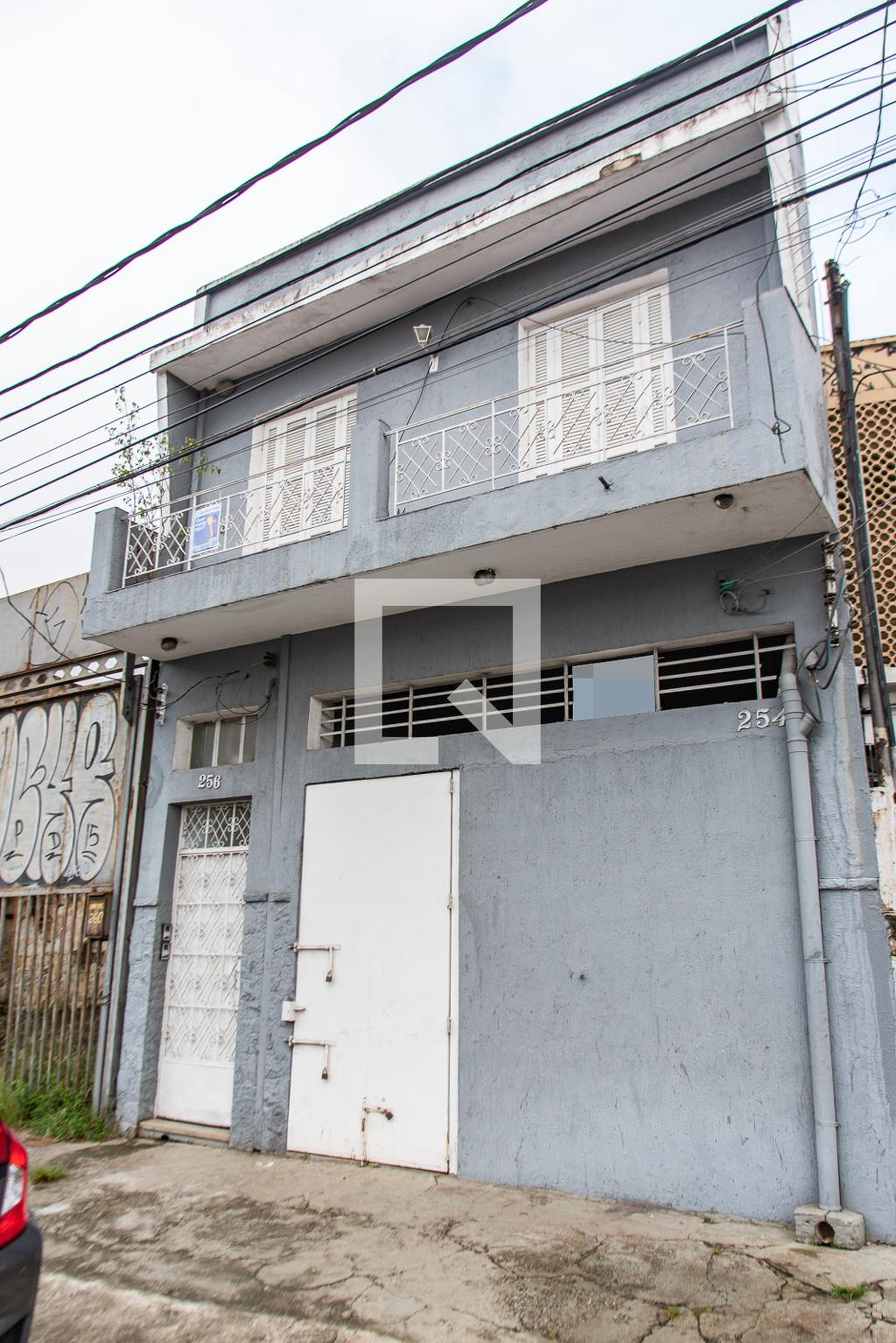 Fachada Condomínio em Avenida Teresa Cristina, 256