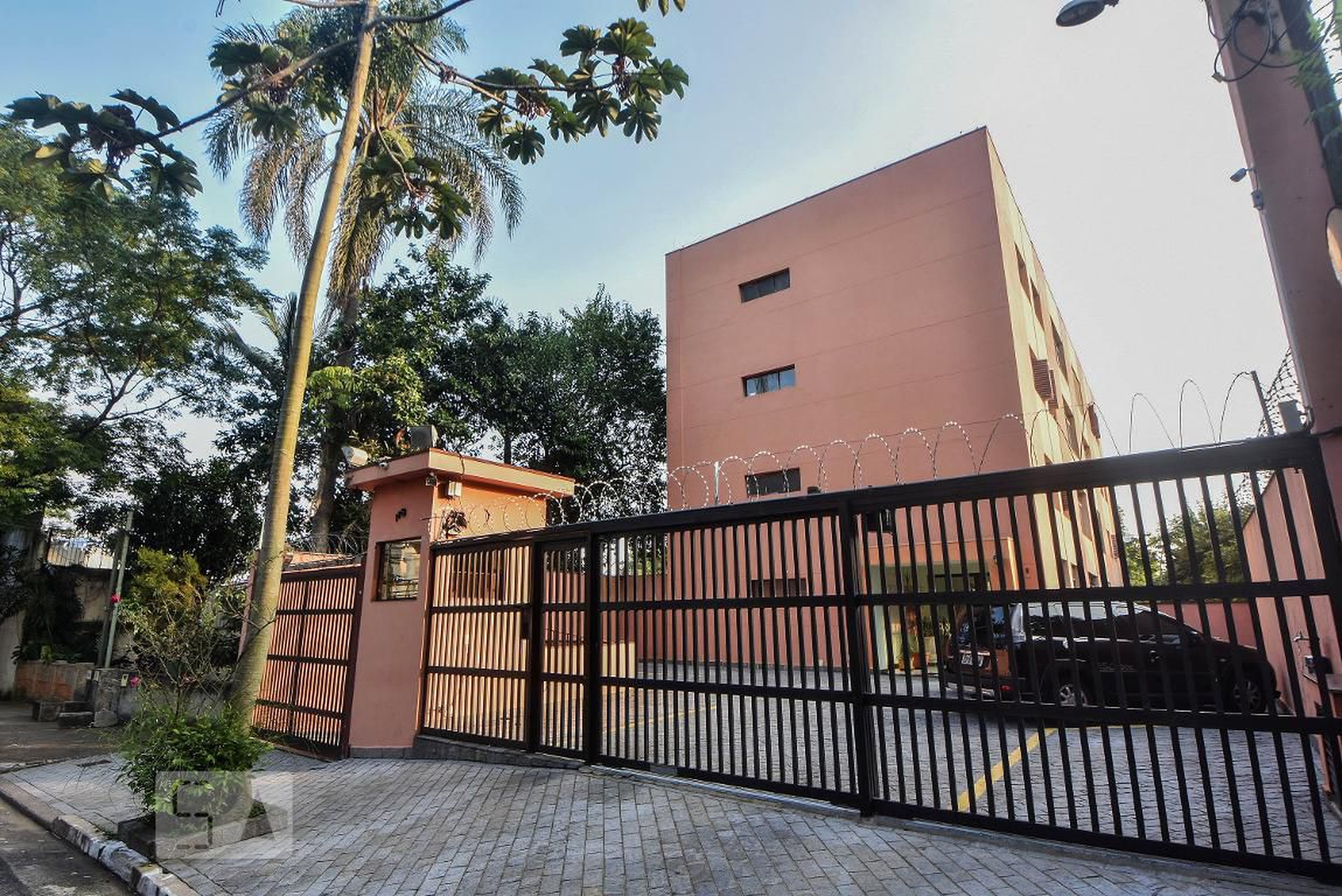 Prédio Condomínio Eneida