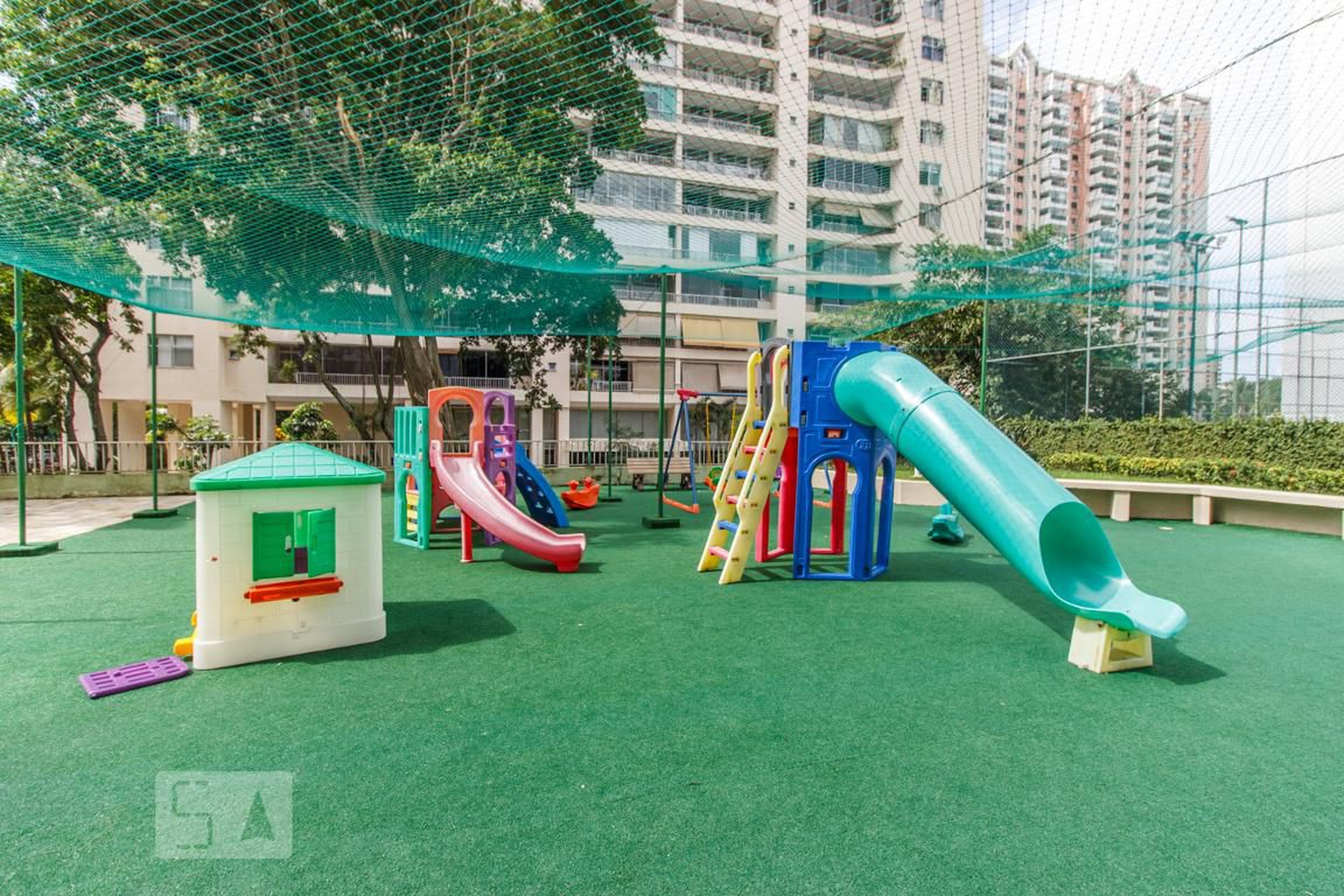 Parquinho - Parque das Rosas